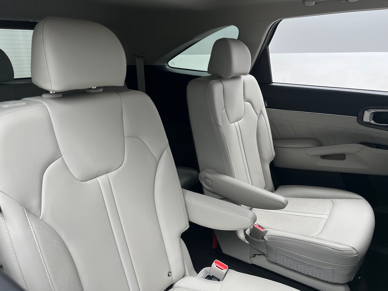 Thumbnail: 2024 Kia Sorento - 5