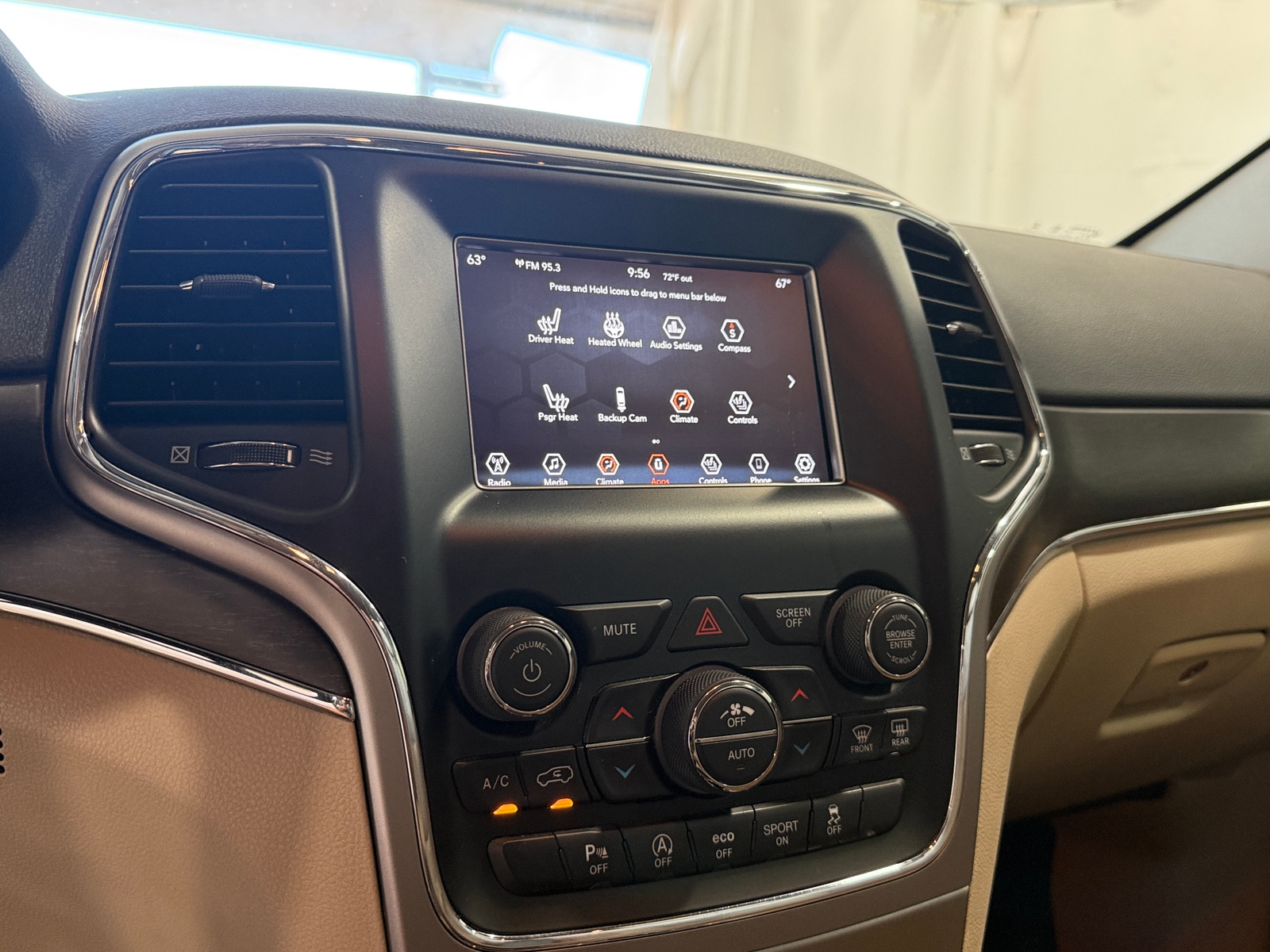 Thumbnail: 2018 Jeep Grand Cherokee - 3