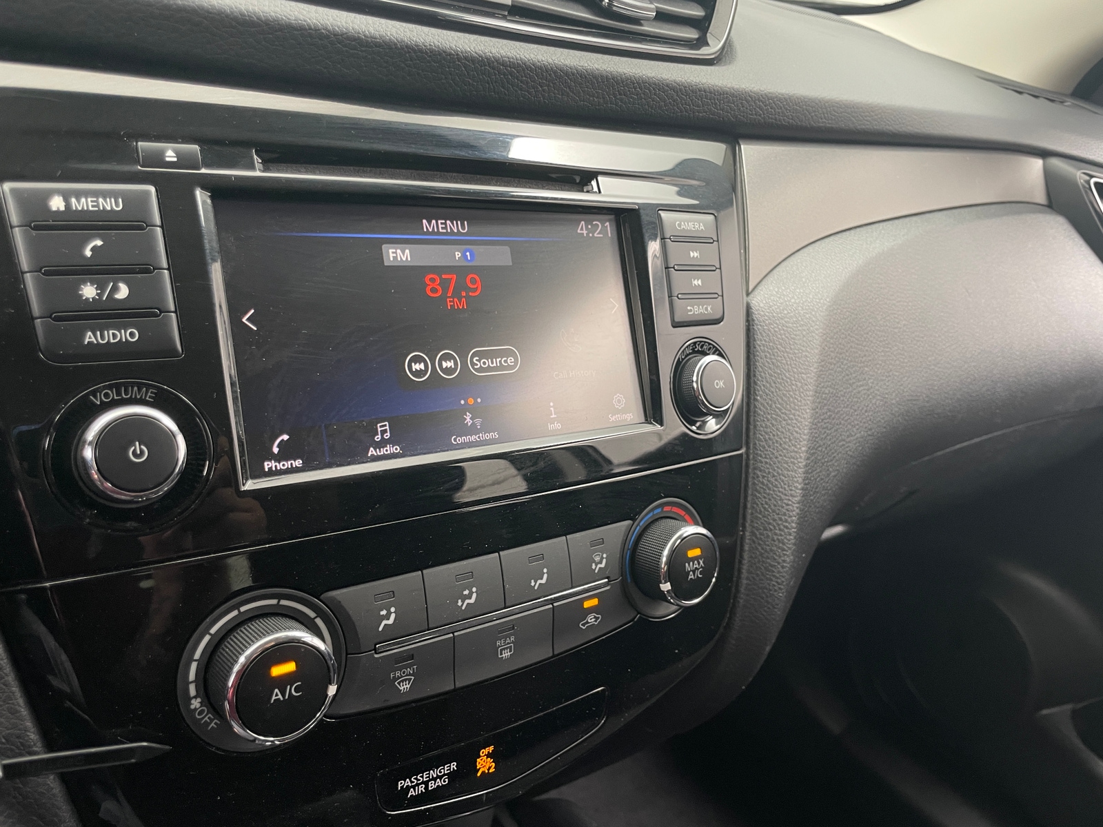 Thumbnail: 2019 Nissan Rogue Sport - 4
