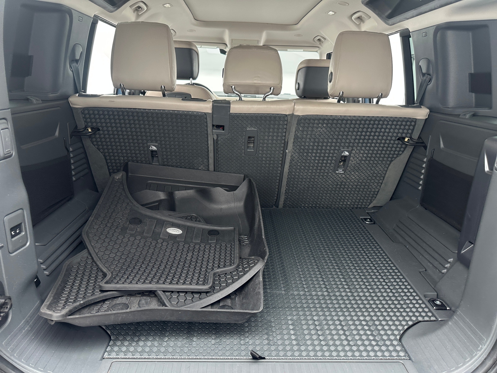 Thumbnail: 2020 Land Rover Defender - 6