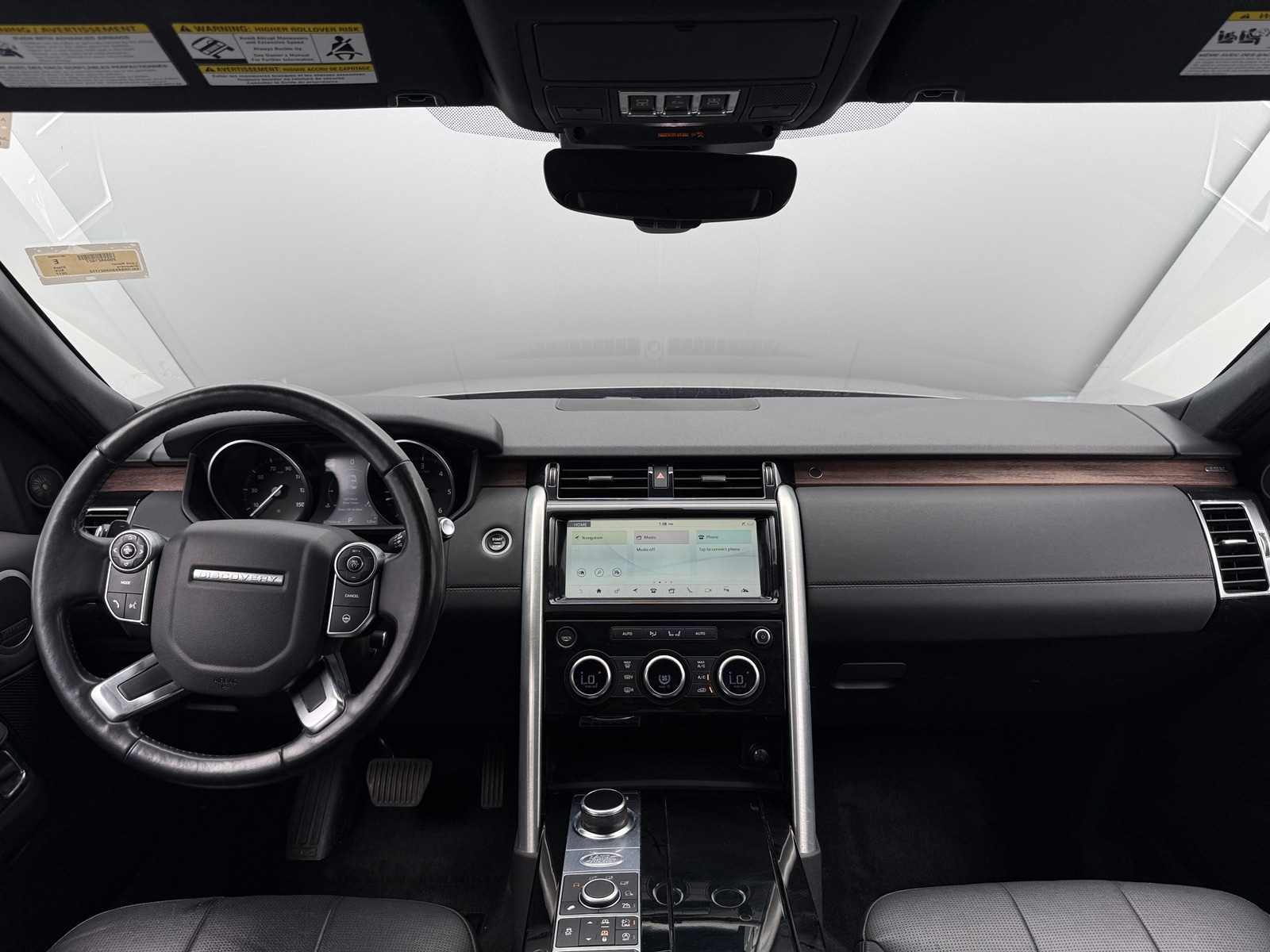 Thumbnail: 2017 Land Rover Discovery - 2