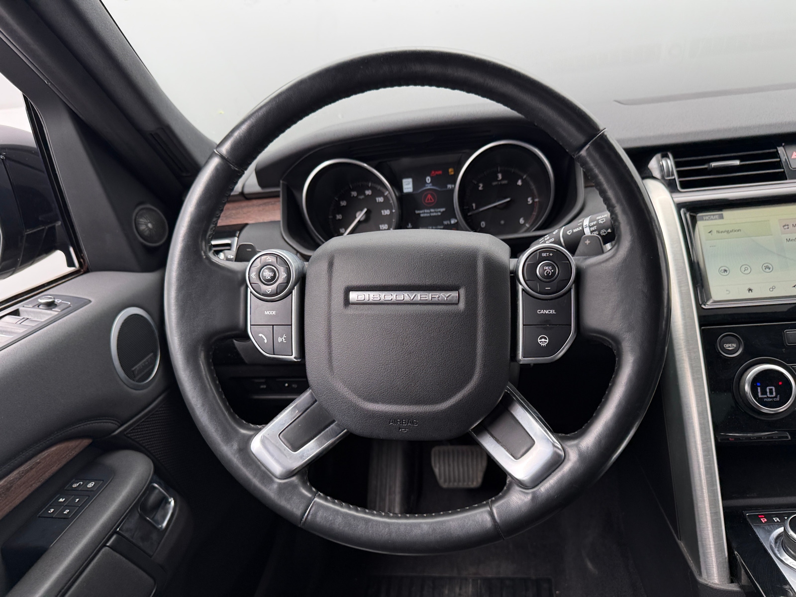 Thumbnail: 2017 Land Rover Discovery - 4