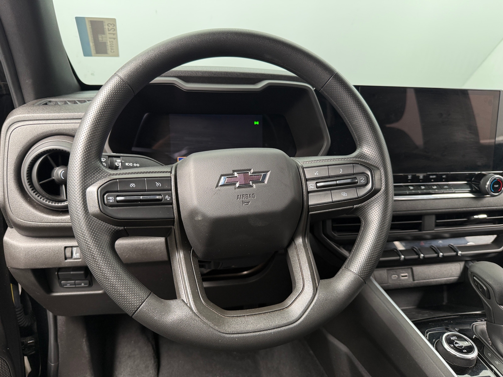 Thumbnail: 2023 Chevrolet Colorado - 5