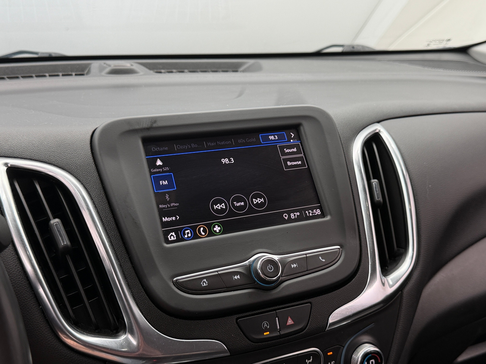 Thumbnail: 2022 Chevrolet Equinox - 4