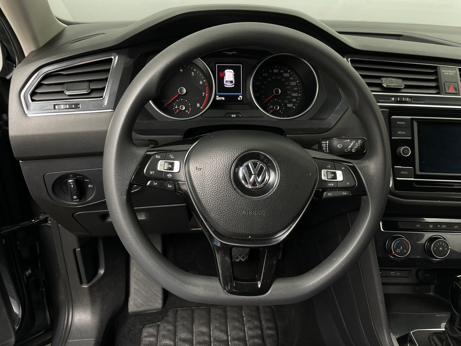 Thumbnail: 2020 Volkswagen Tiguan - 5