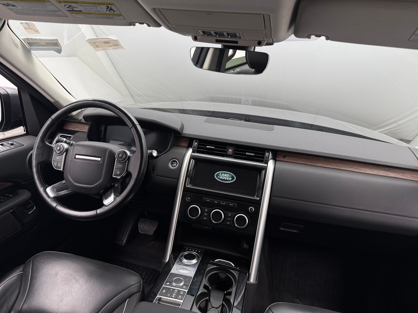 Thumbnail: 2018 Land Rover Discovery - 2
