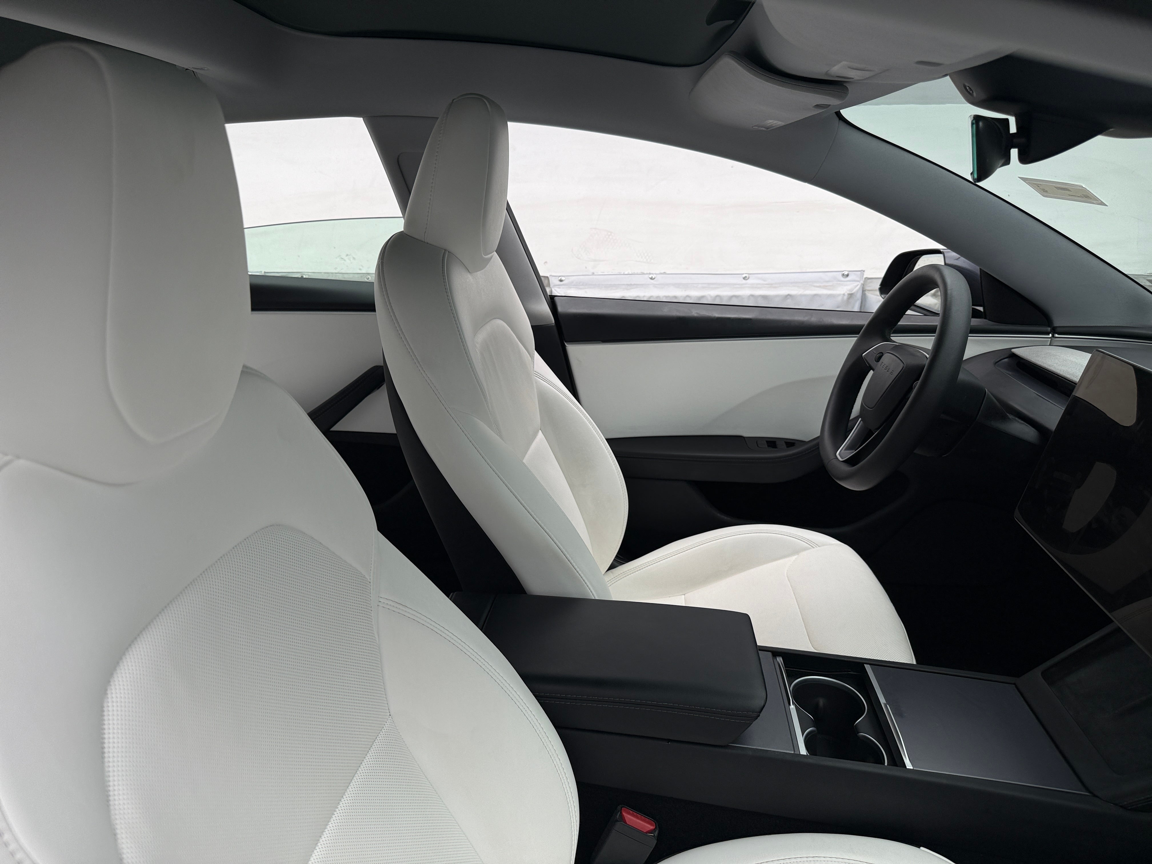 Used 2025 Tesla Model 3 Long Range with VIN 5YJ3E1EA9SF985036 for sale in Oak Creek, WI