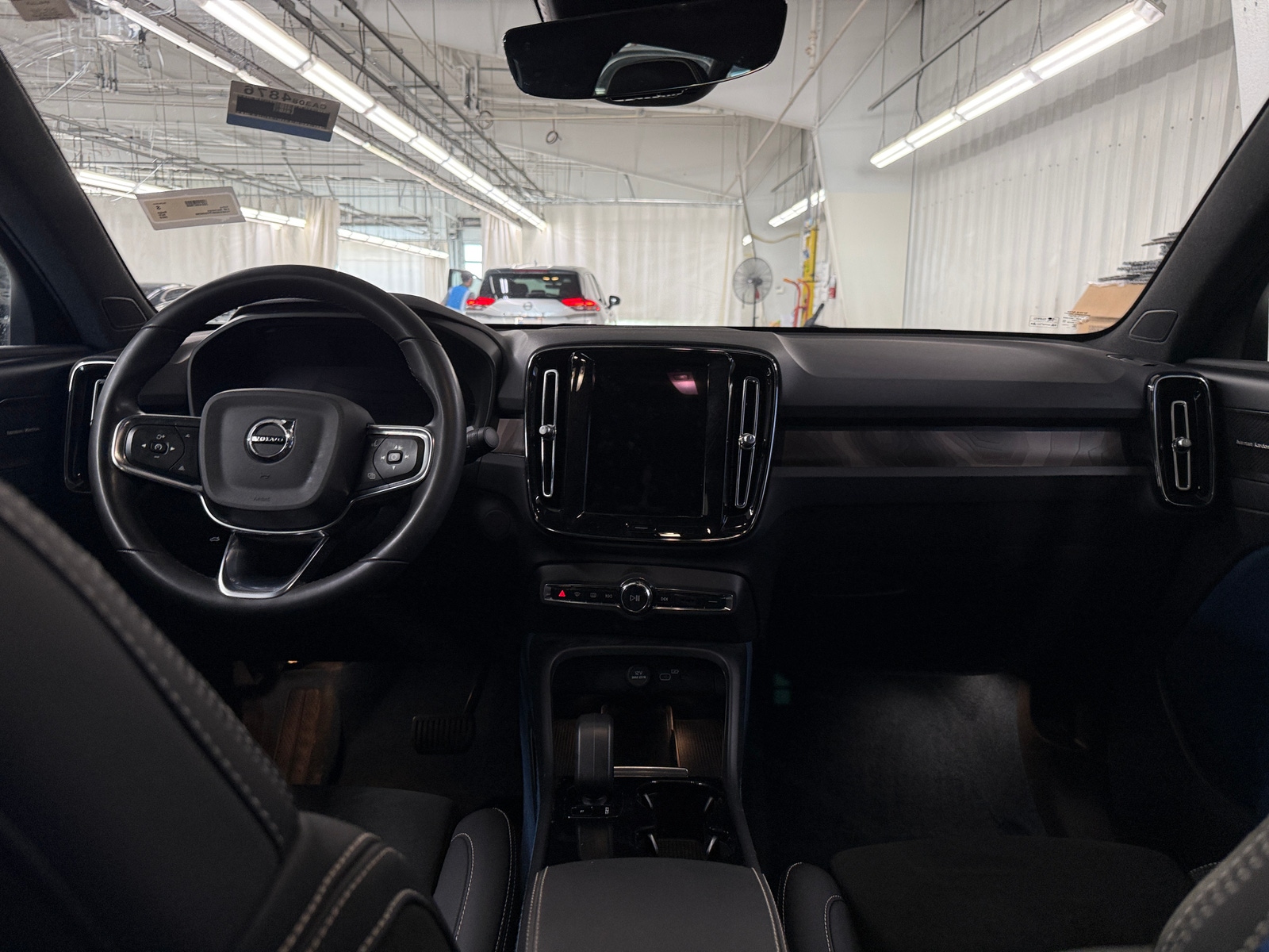 Thumbnail: 2023 Volvo C40 - 3