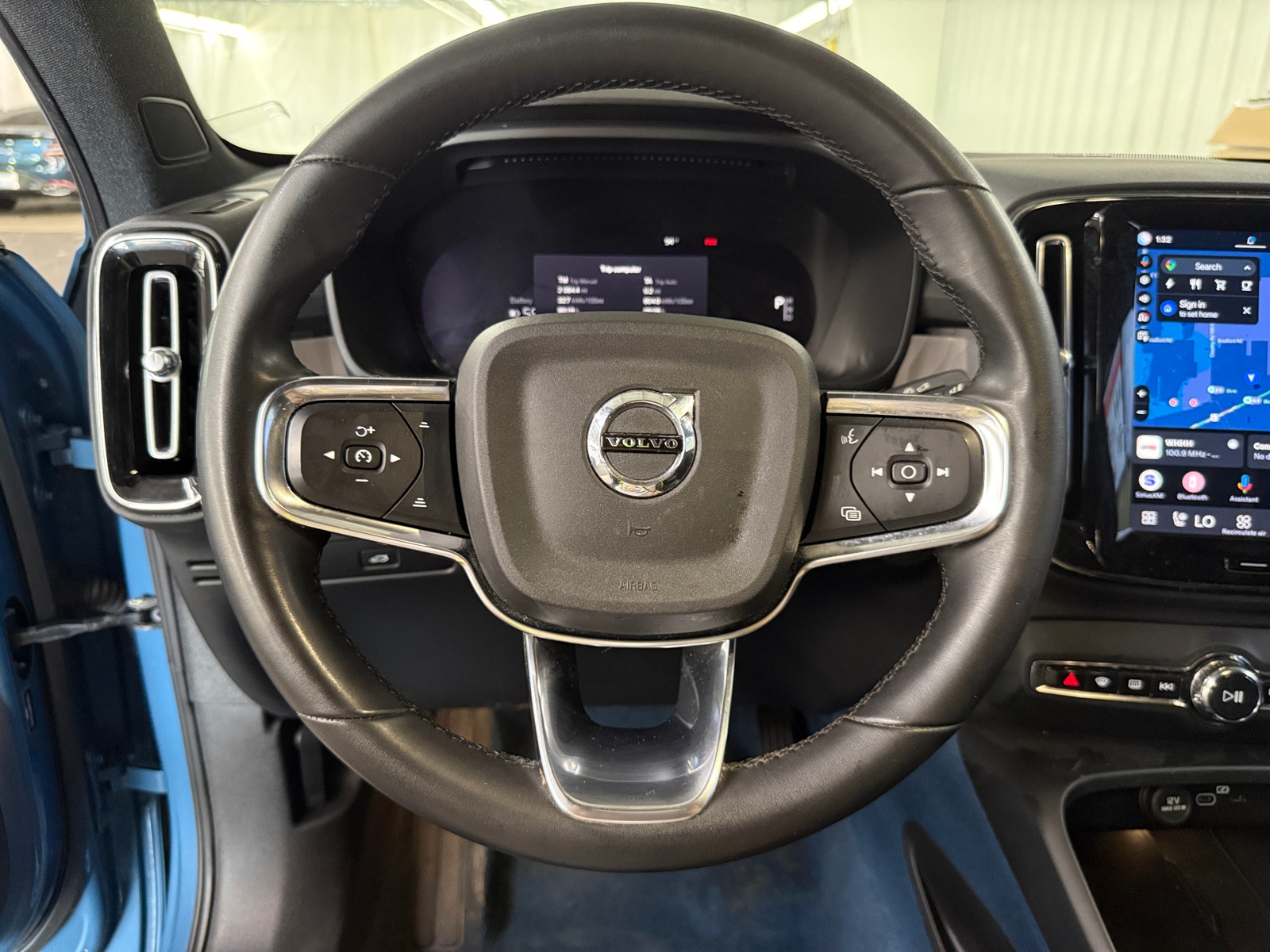Thumbnail: 2023 Volvo C40 - 5