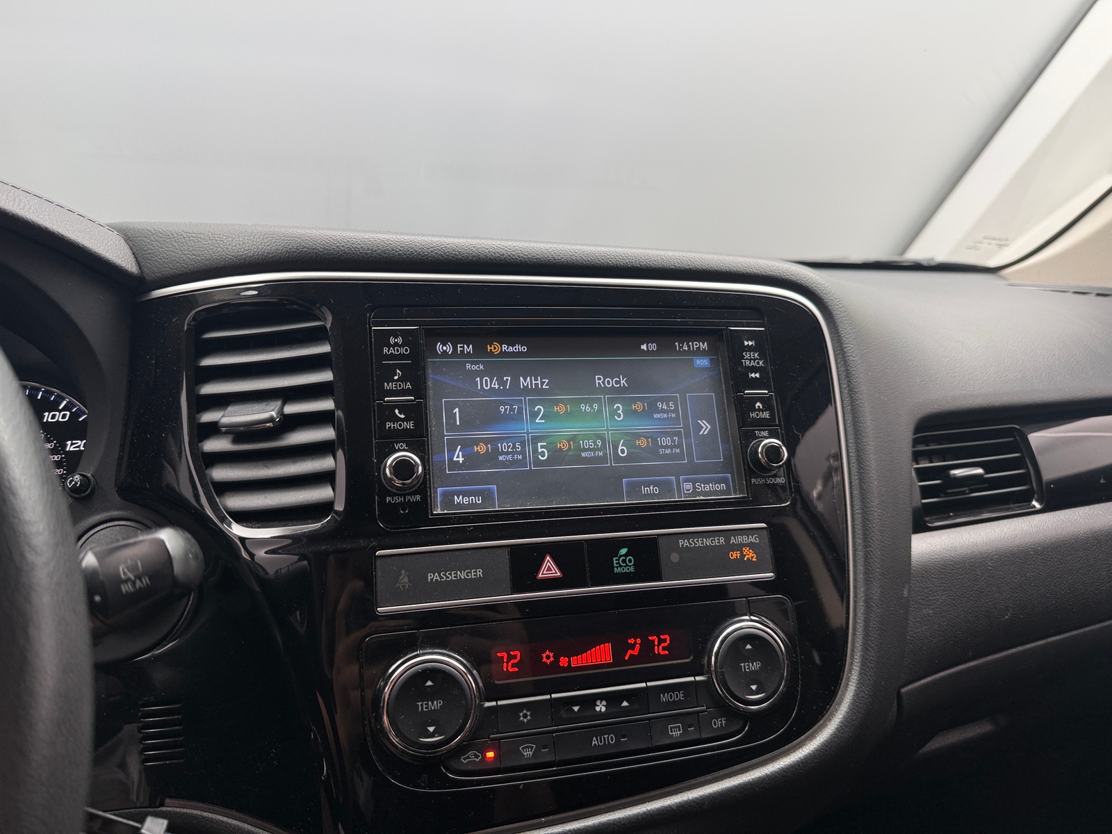 Thumbnail: 2019 Mitsubishi Outlander - 4