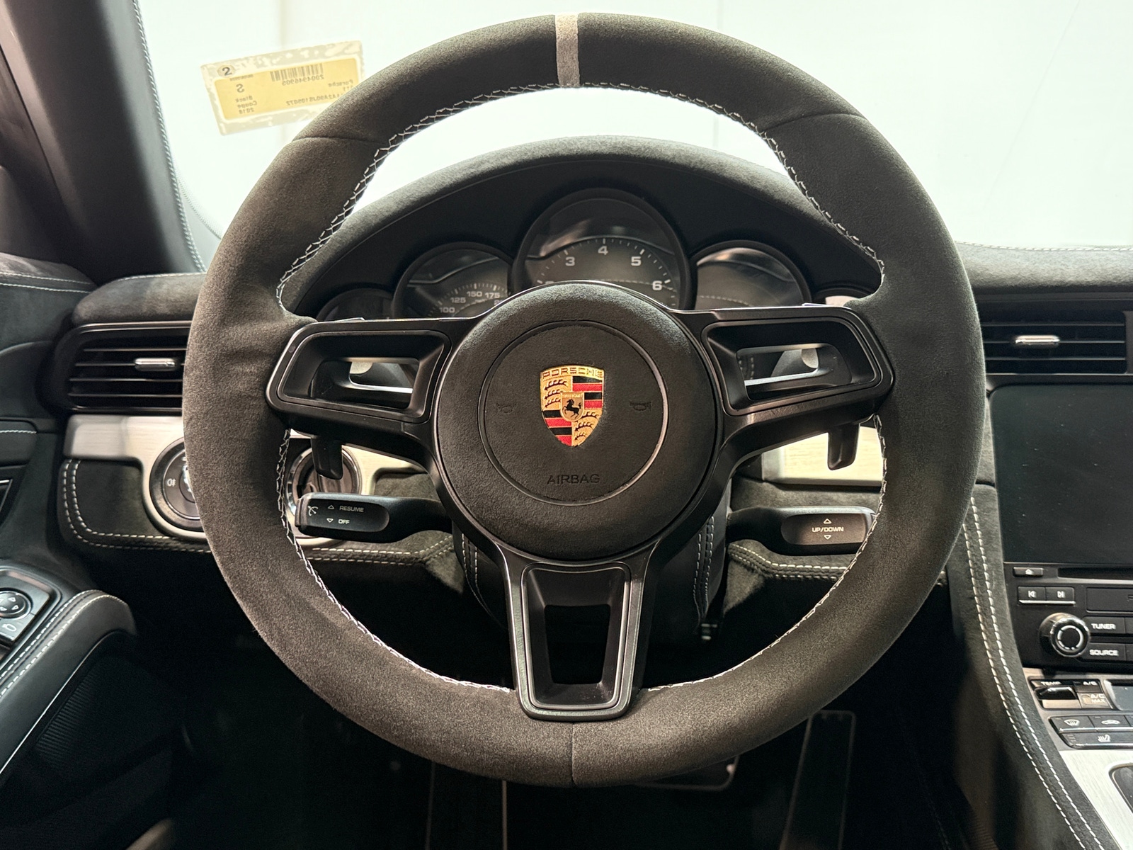 Thumbnail: 2018 Porsche 911 - 4