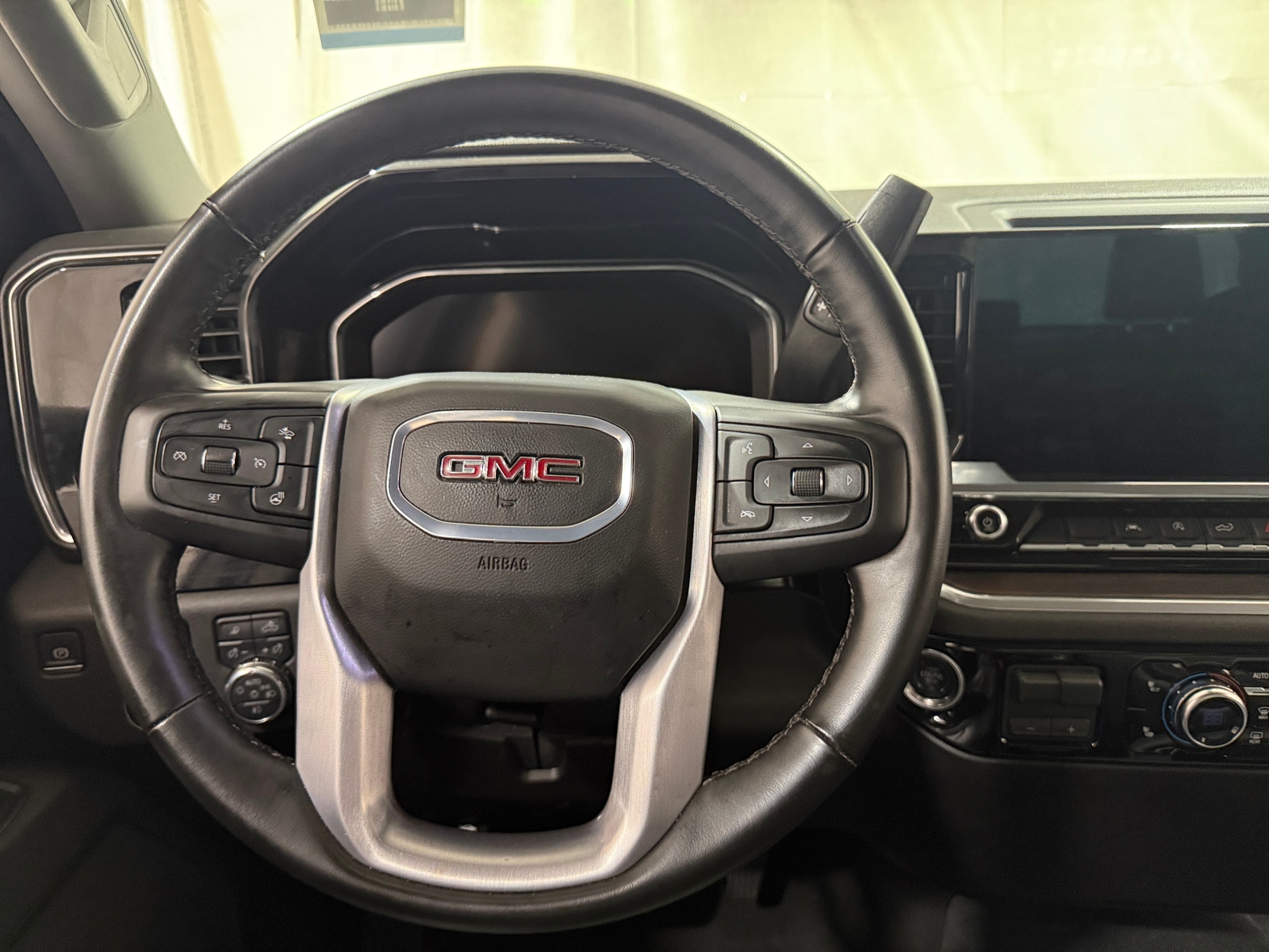 Thumbnail: 2025 GMC Sierra 1500 - 4