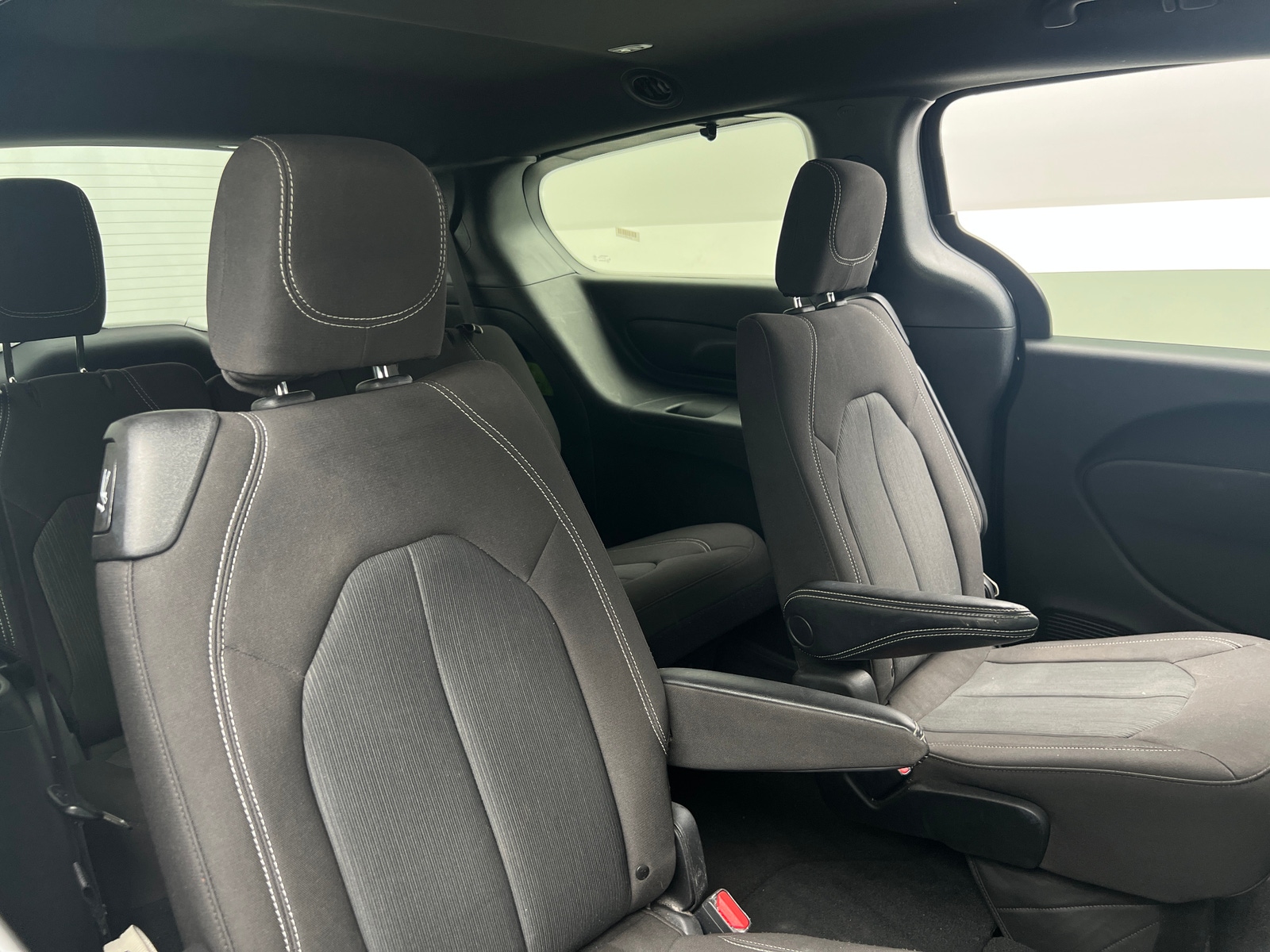 Thumbnail: 2023 Chrysler Pacifica - 6