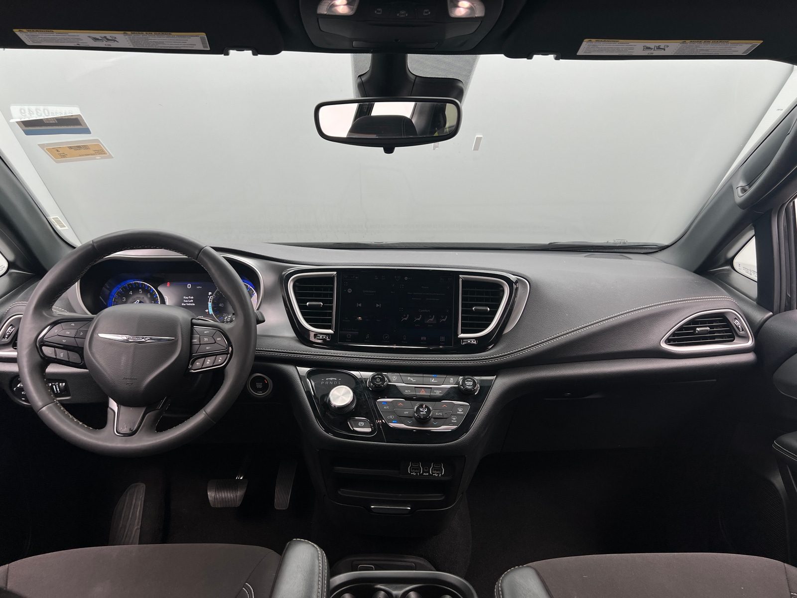 Thumbnail: 2023 Chrysler Pacifica - 3