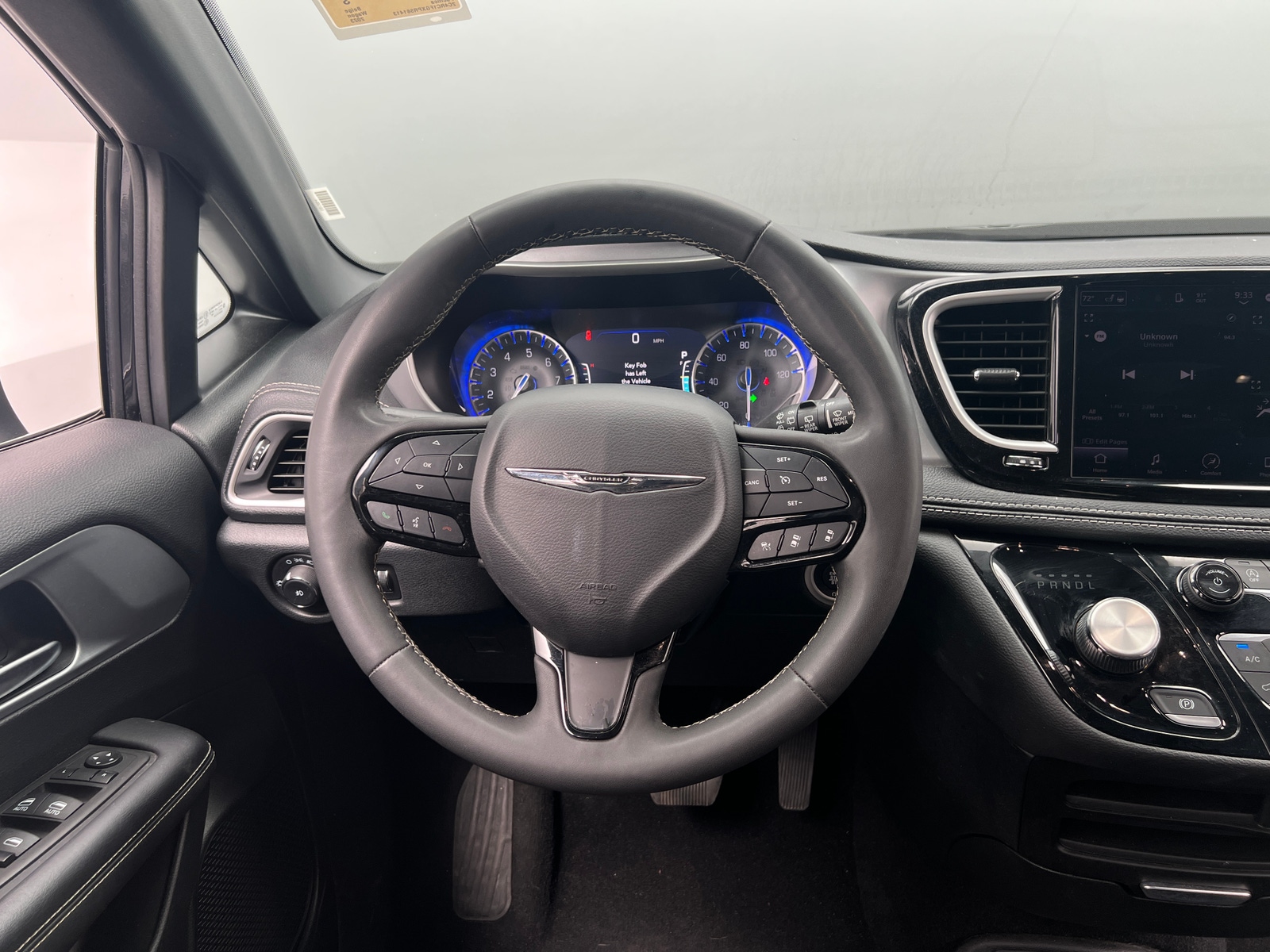 Thumbnail: 2023 Chrysler Pacifica - 5