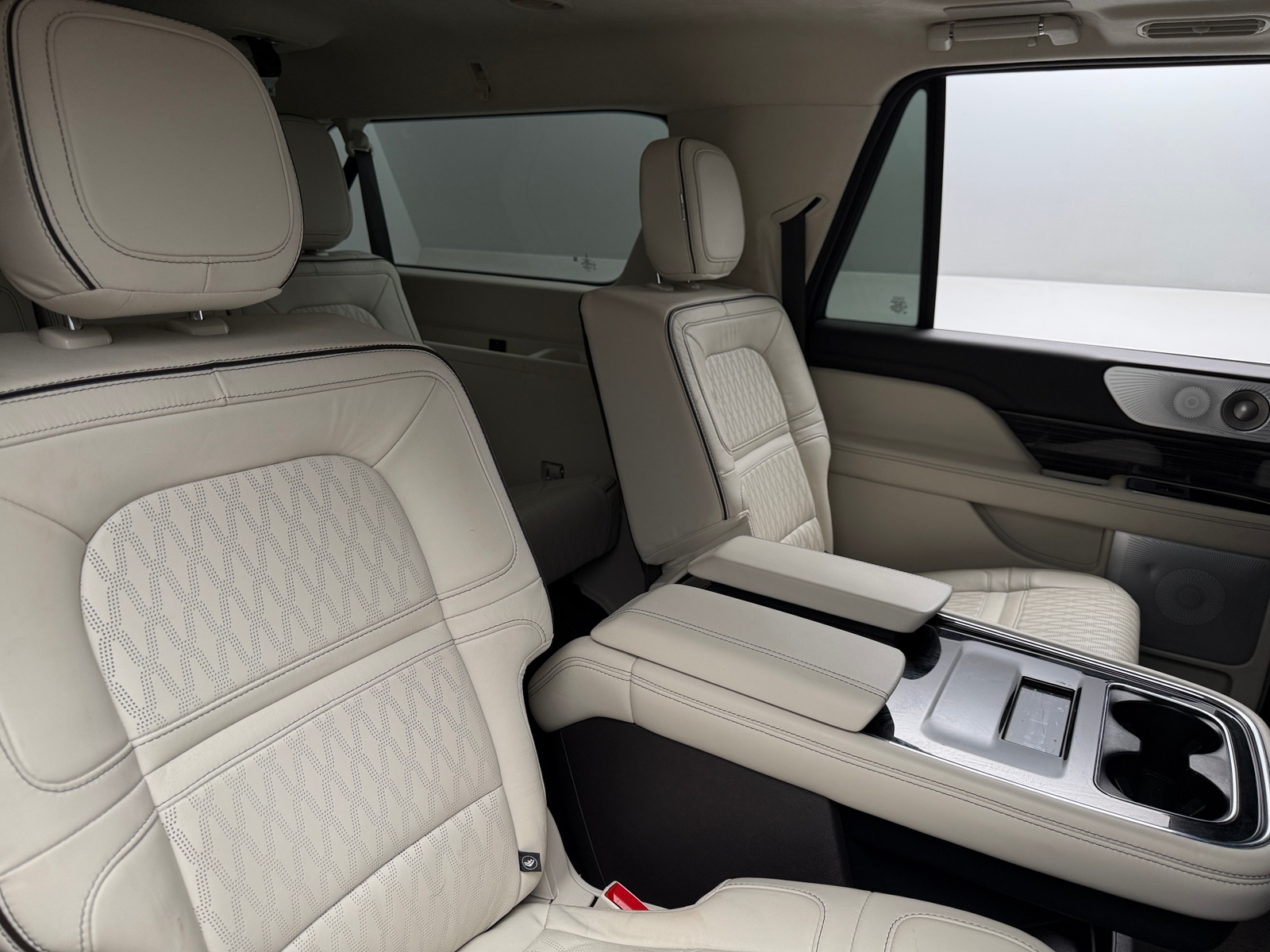 Thumbnail: 2023 Lincoln Navigator L - 5