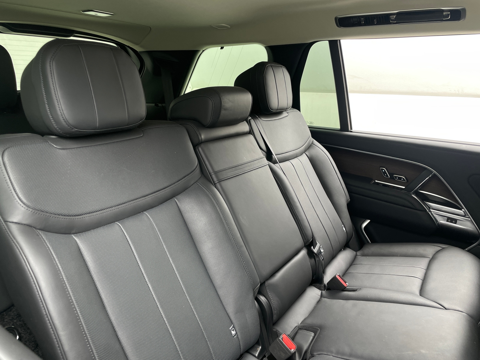 Thumbnail: 2023 Land Rover Range Rover - 5