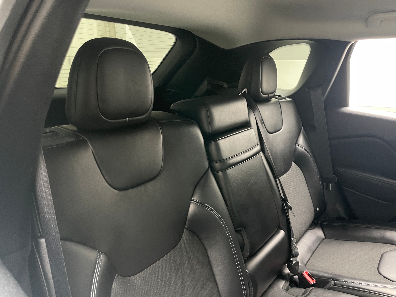 Thumbnail: 2019 Jeep Cherokee - 6