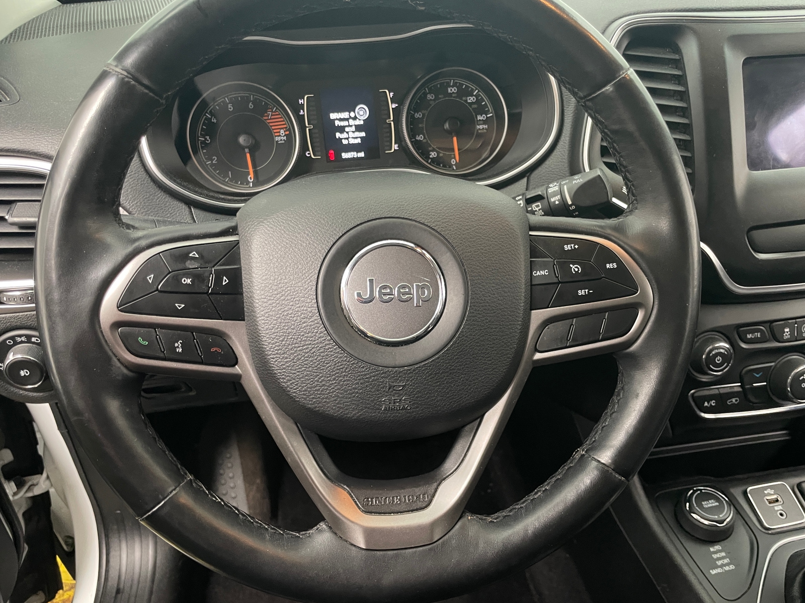 Thumbnail: 2019 Jeep Cherokee - 5