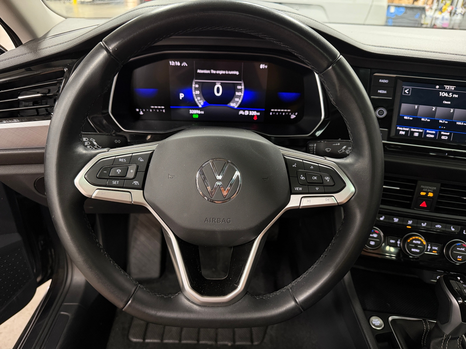 Thumbnail: 2023 Volkswagen Jetta - 4