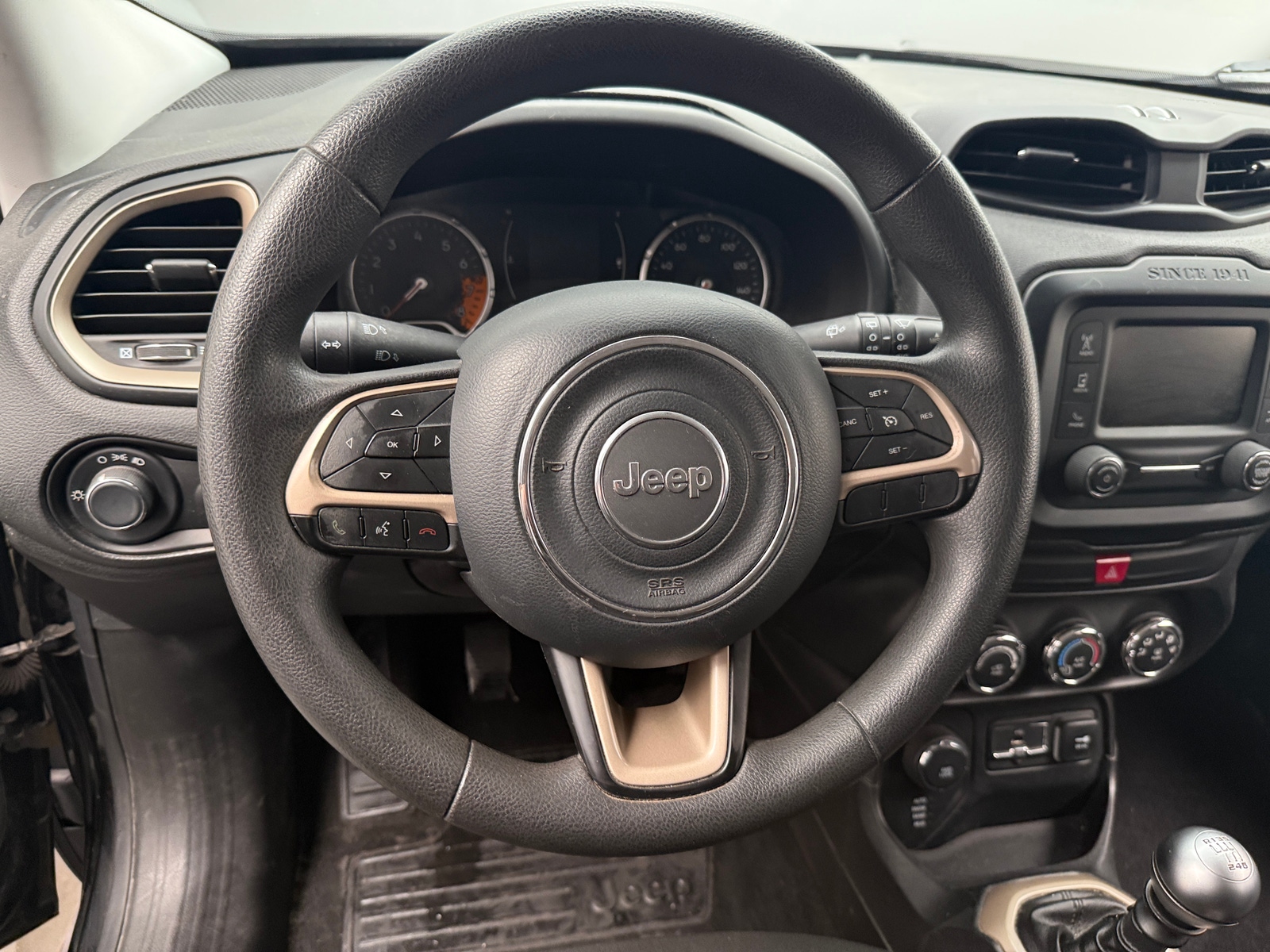 Thumbnail: 2016 Jeep Renegade - 5