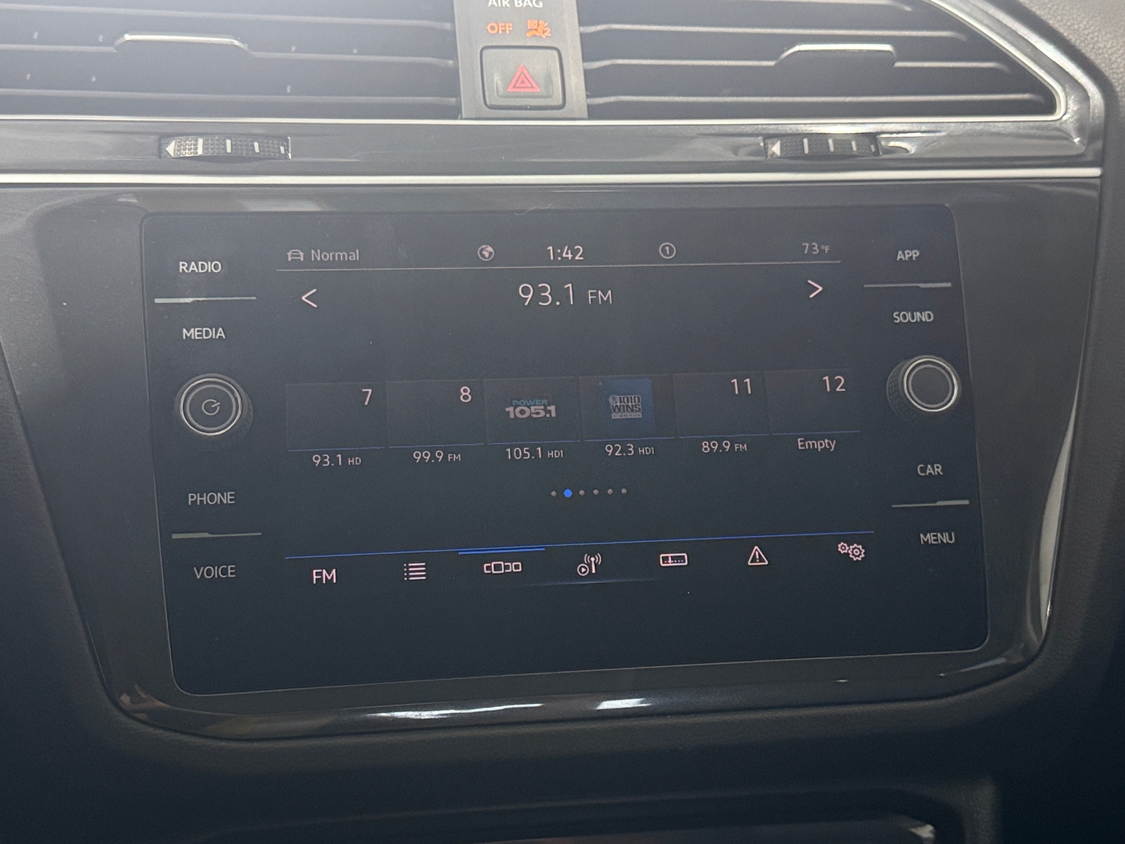 Thumbnail: 2024 Volkswagen Tiguan - 4
