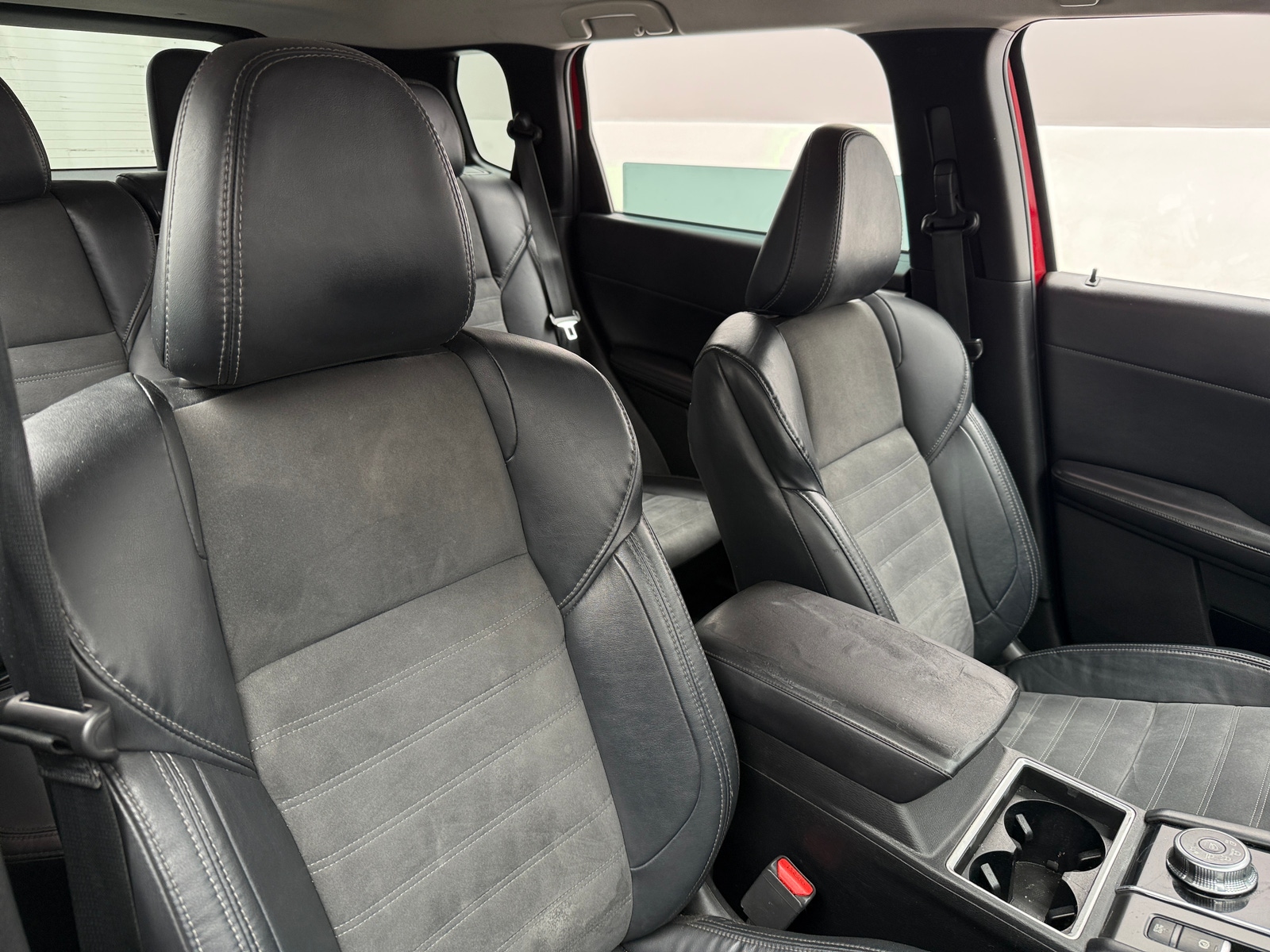 Thumbnail: 2023 Mitsubishi Outlander - 2