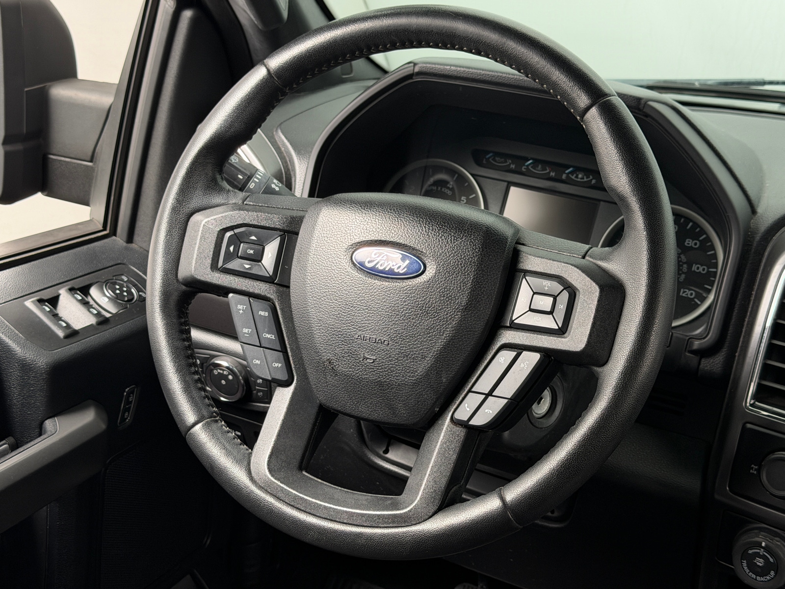 Thumbnail: 2017 Ford Econoline - 5