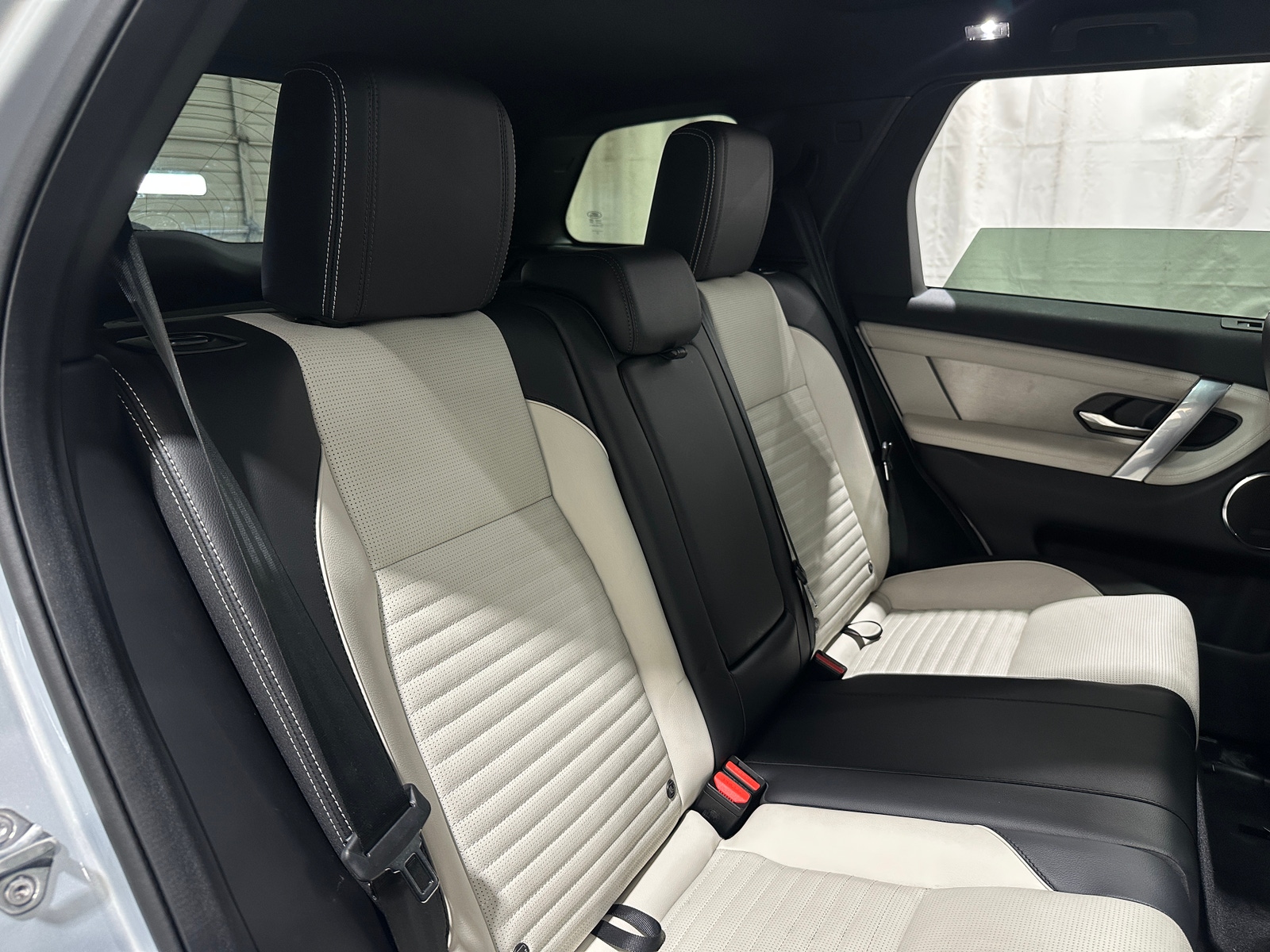 Thumbnail: 2024 Land Rover Discovery Sport - 5