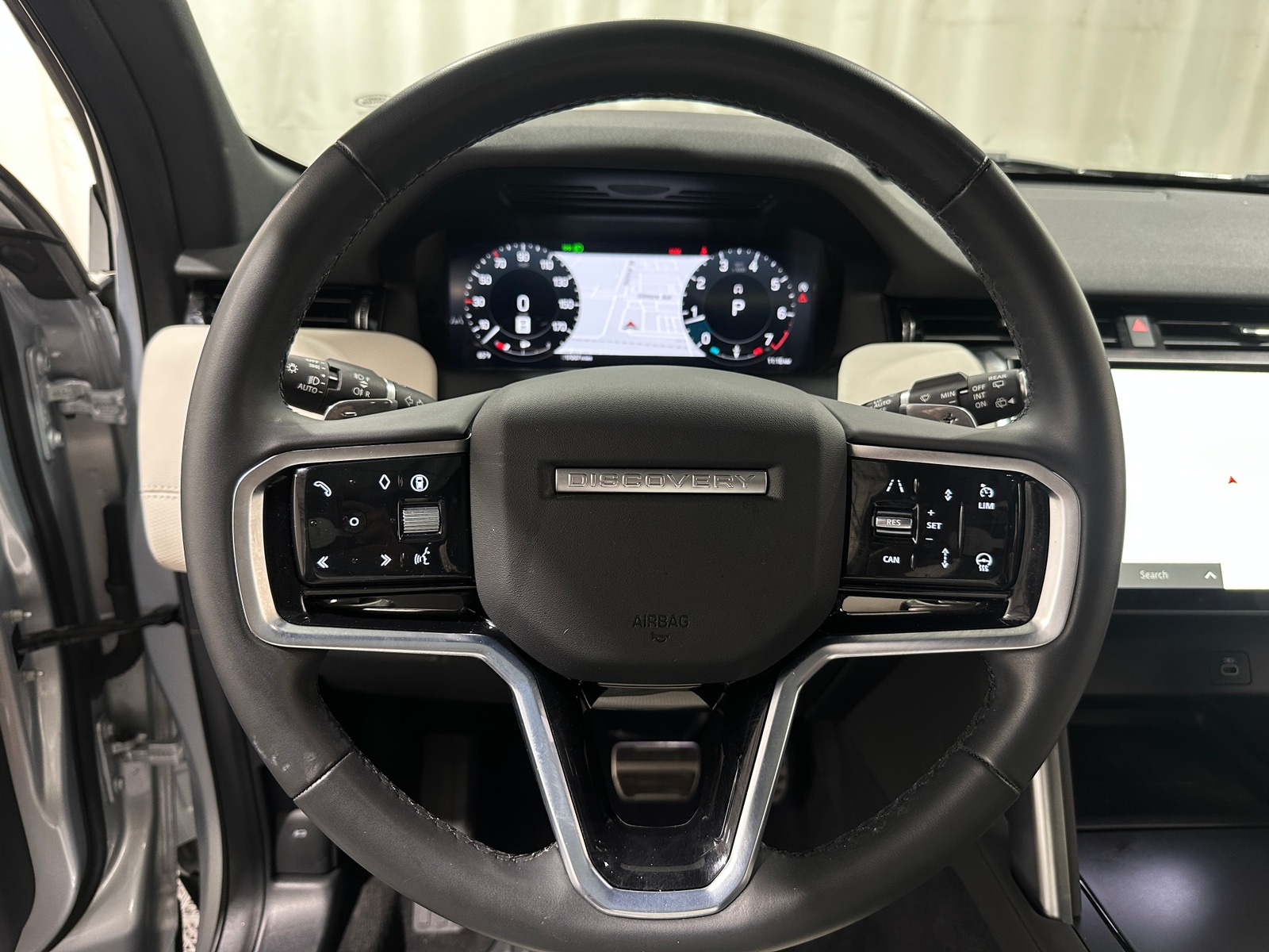 Thumbnail: 2024 Land Rover Discovery Sport - 4