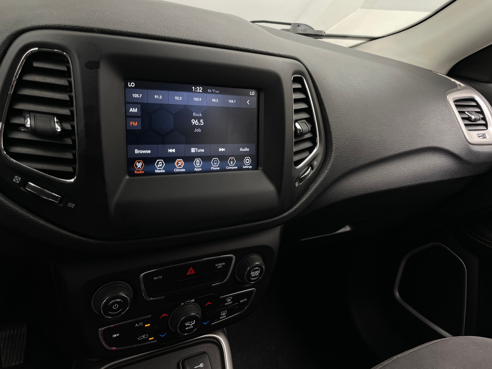 Thumbnail: 2019 Jeep Compass - 4