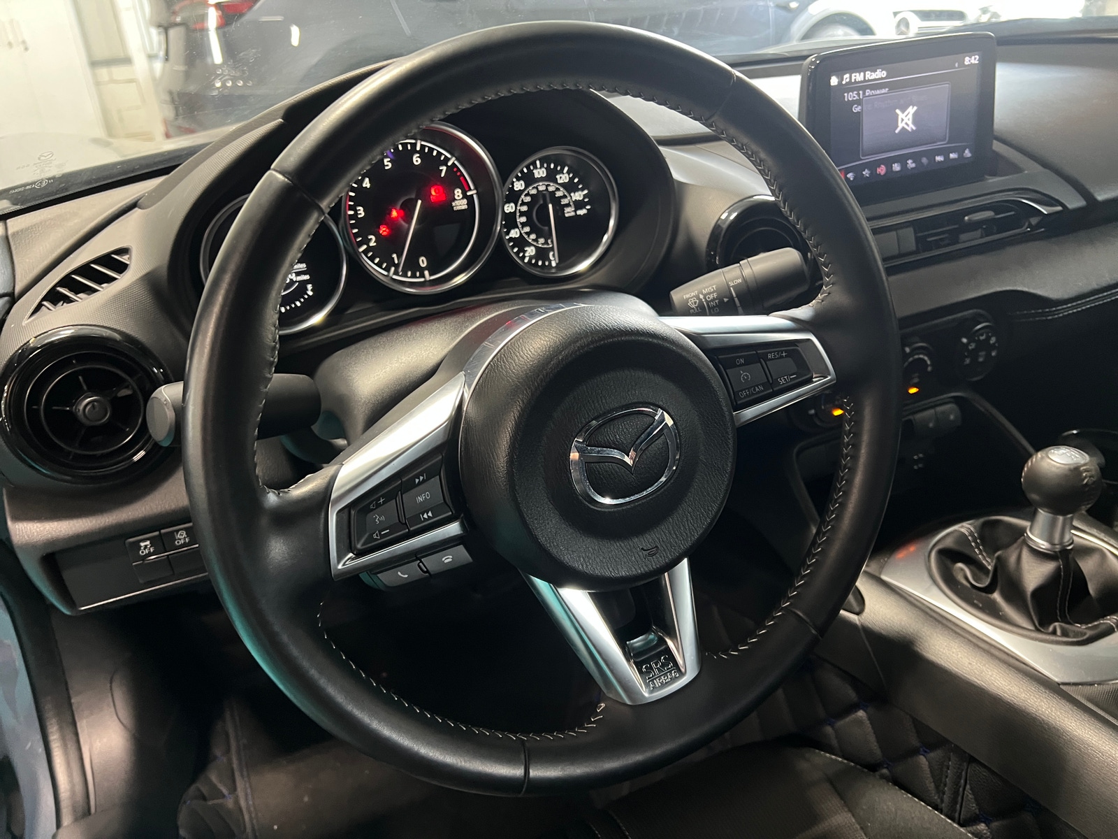 Thumbnail: 2022 Mazda MX-5 Miata - 5