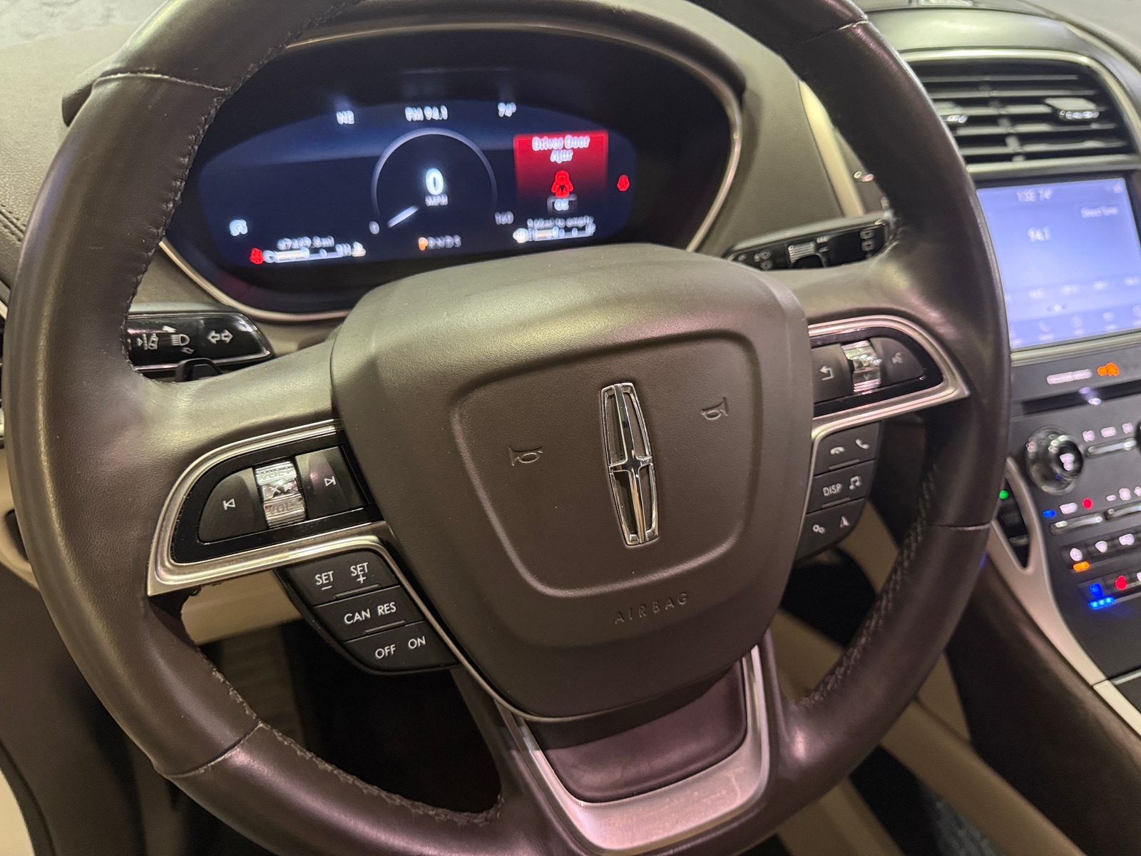 Thumbnail: 2020 Lincoln Nautilus - 4
