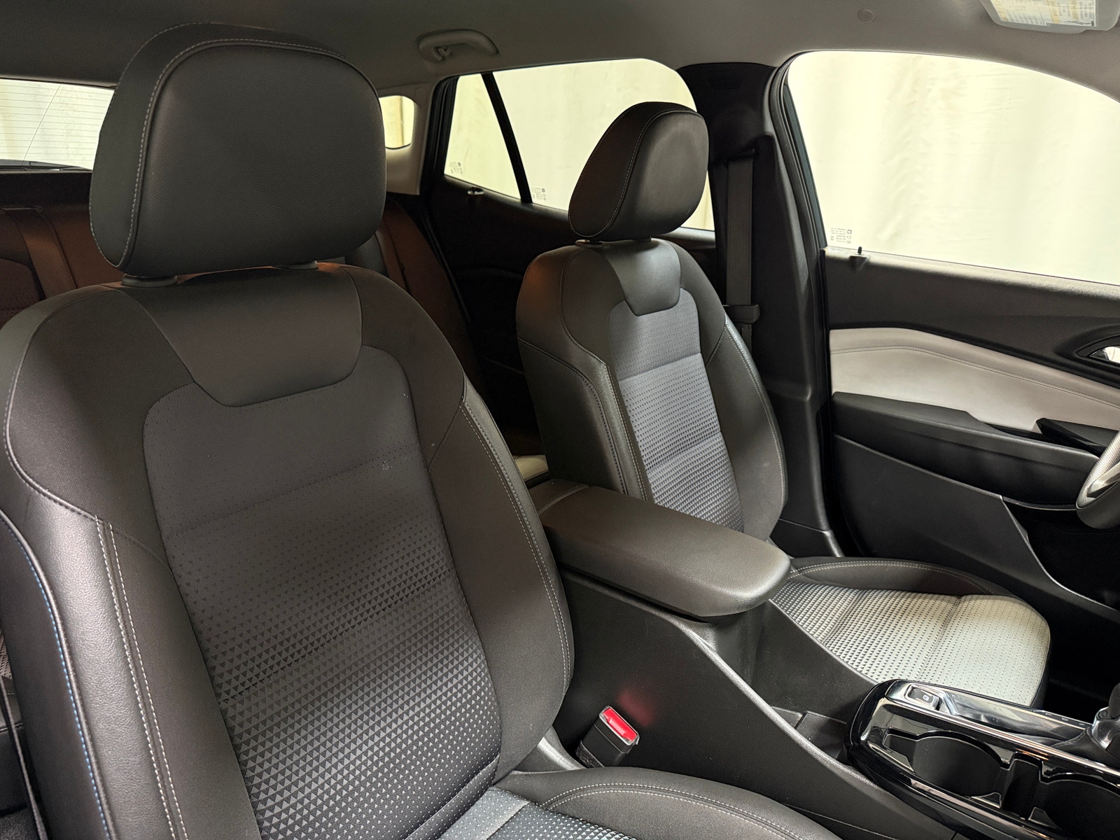 Thumbnail: 2025 Chevrolet Trax - 2