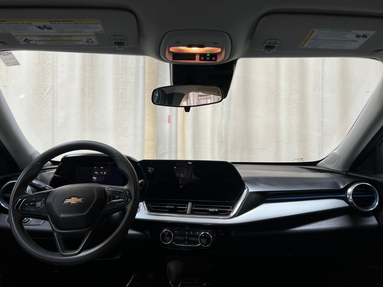 Thumbnail: 2025 Chevrolet Trax - 3