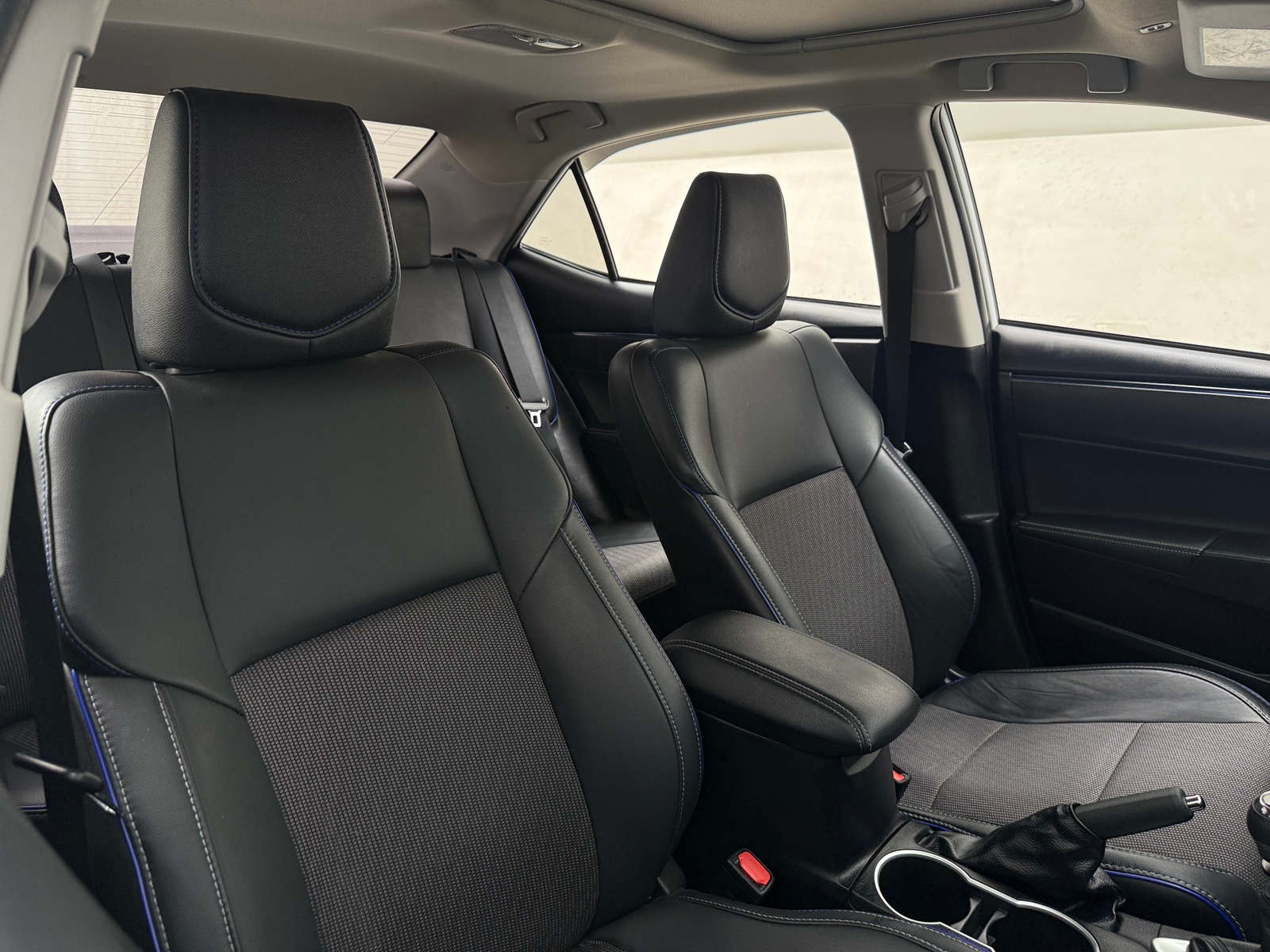 Thumbnail: 2017 Toyota Corolla - 2