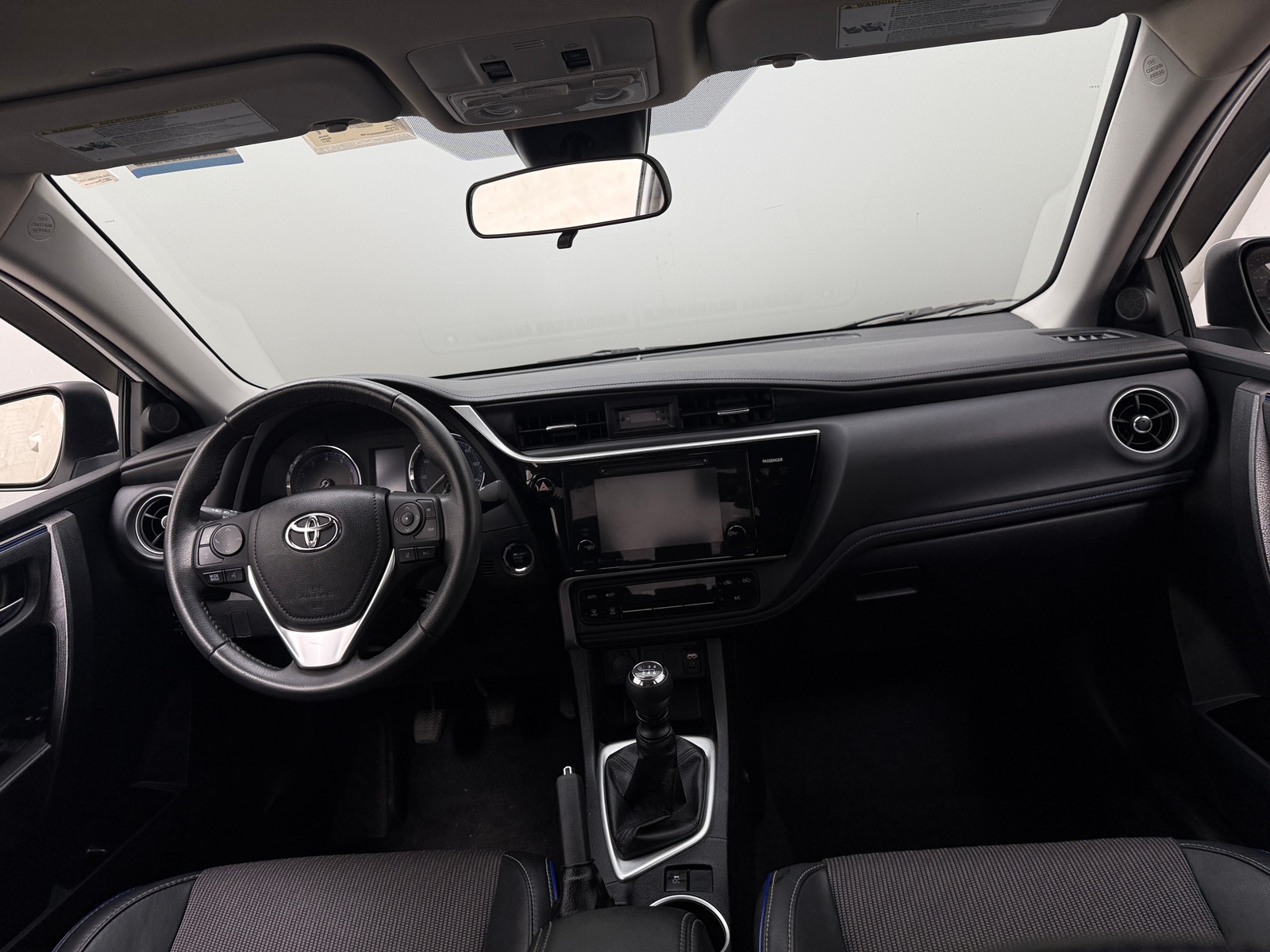 Thumbnail: 2017 Toyota Corolla - 3