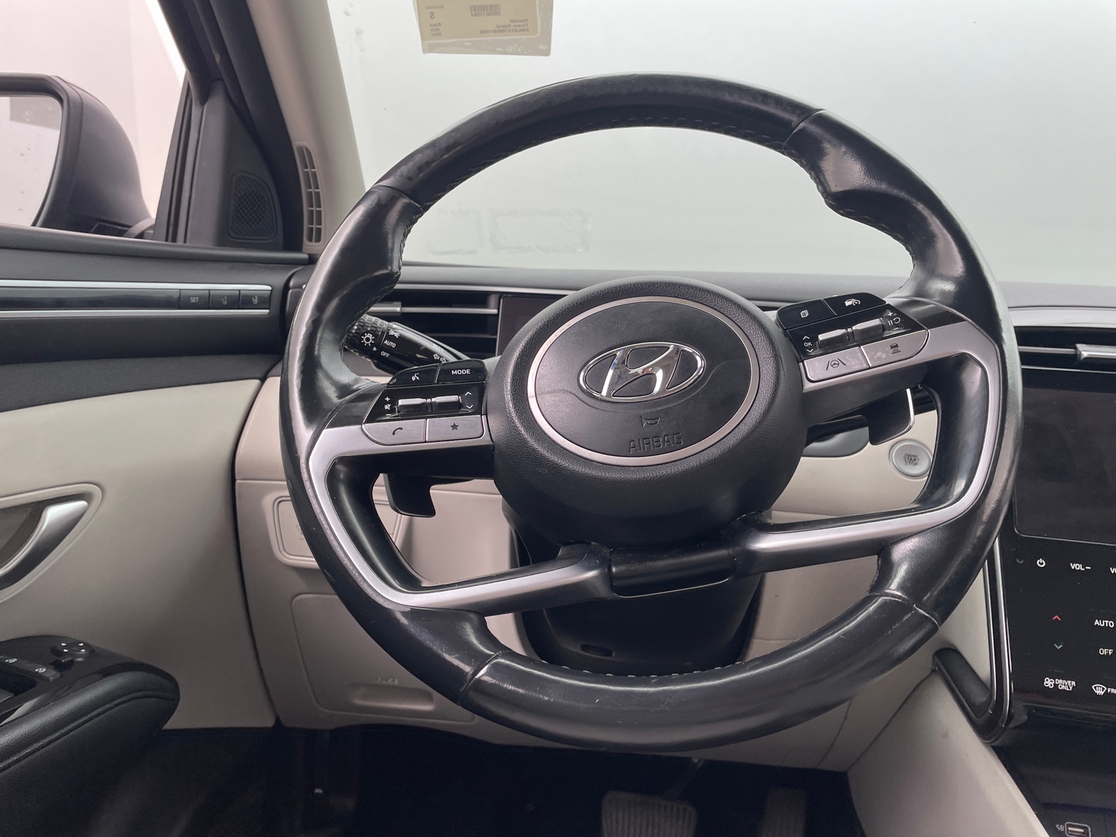 Thumbnail: 2022 Hyundai Tucson - 4