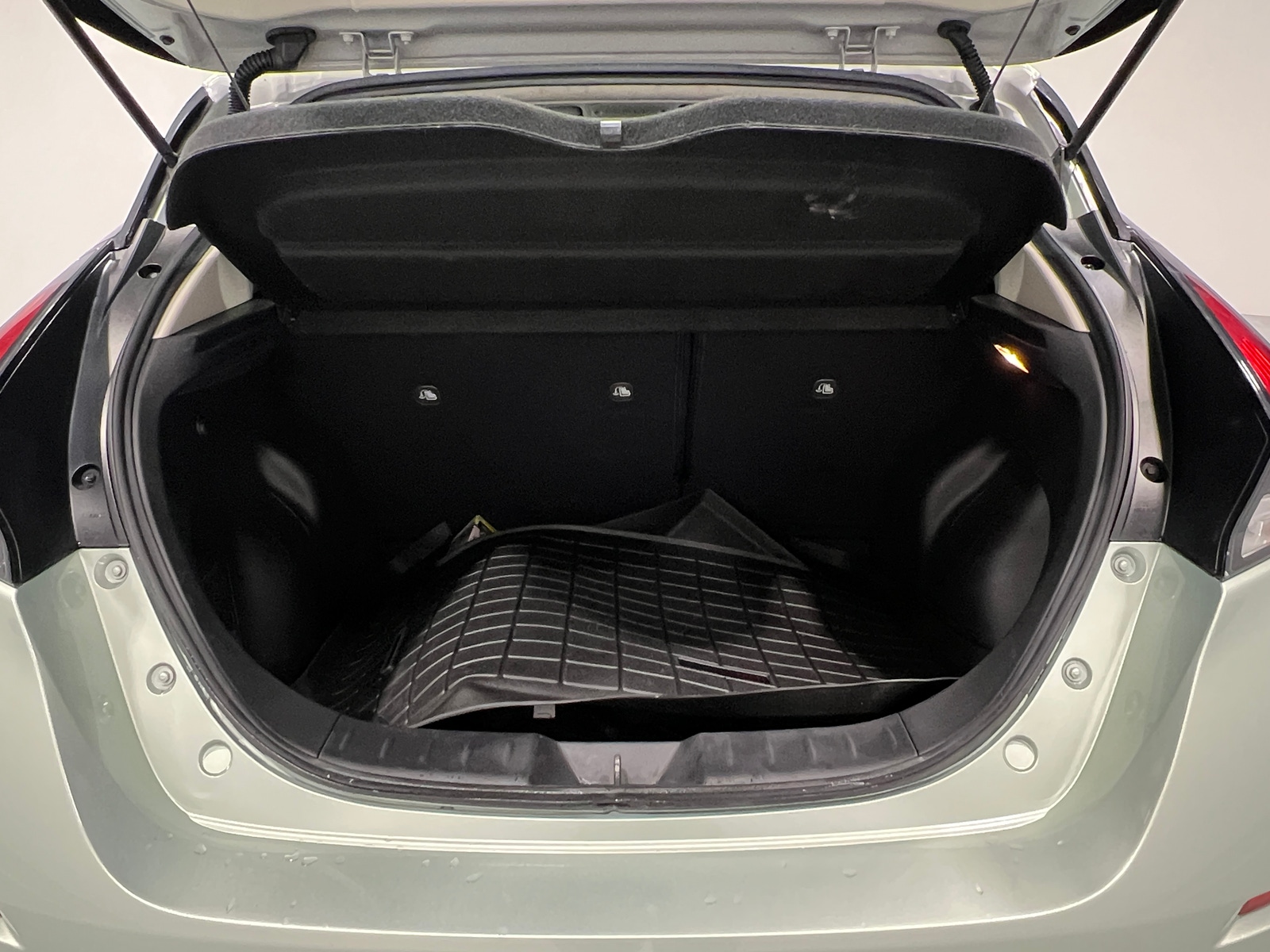 Thumbnail: 2018 Nissan Leaf - 6