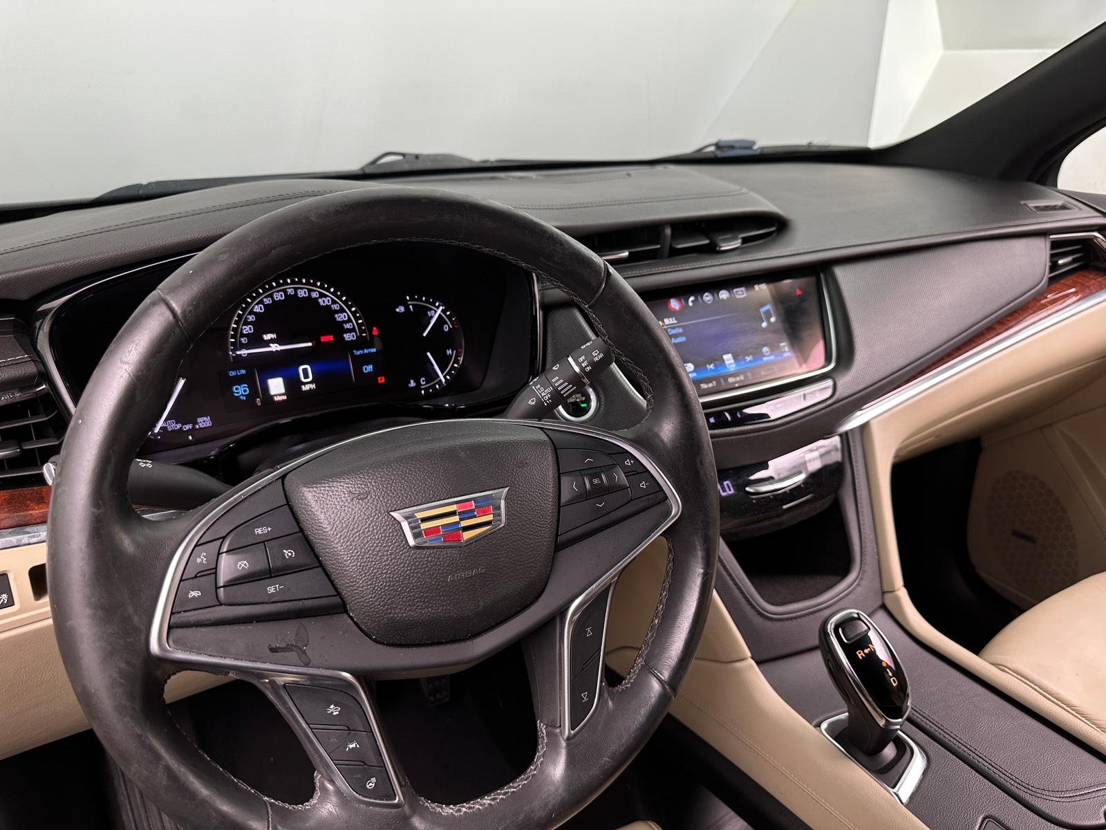 Thumbnail: 2017 Cadillac XT5 - 2