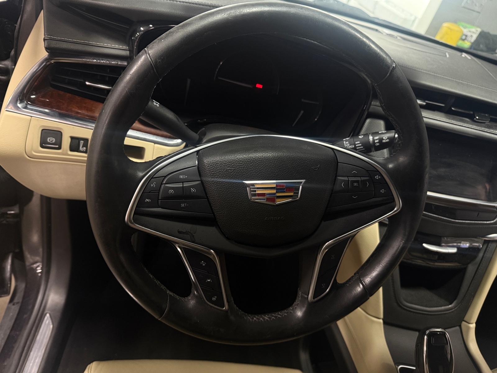Thumbnail: 2017 Cadillac XT5 - 4