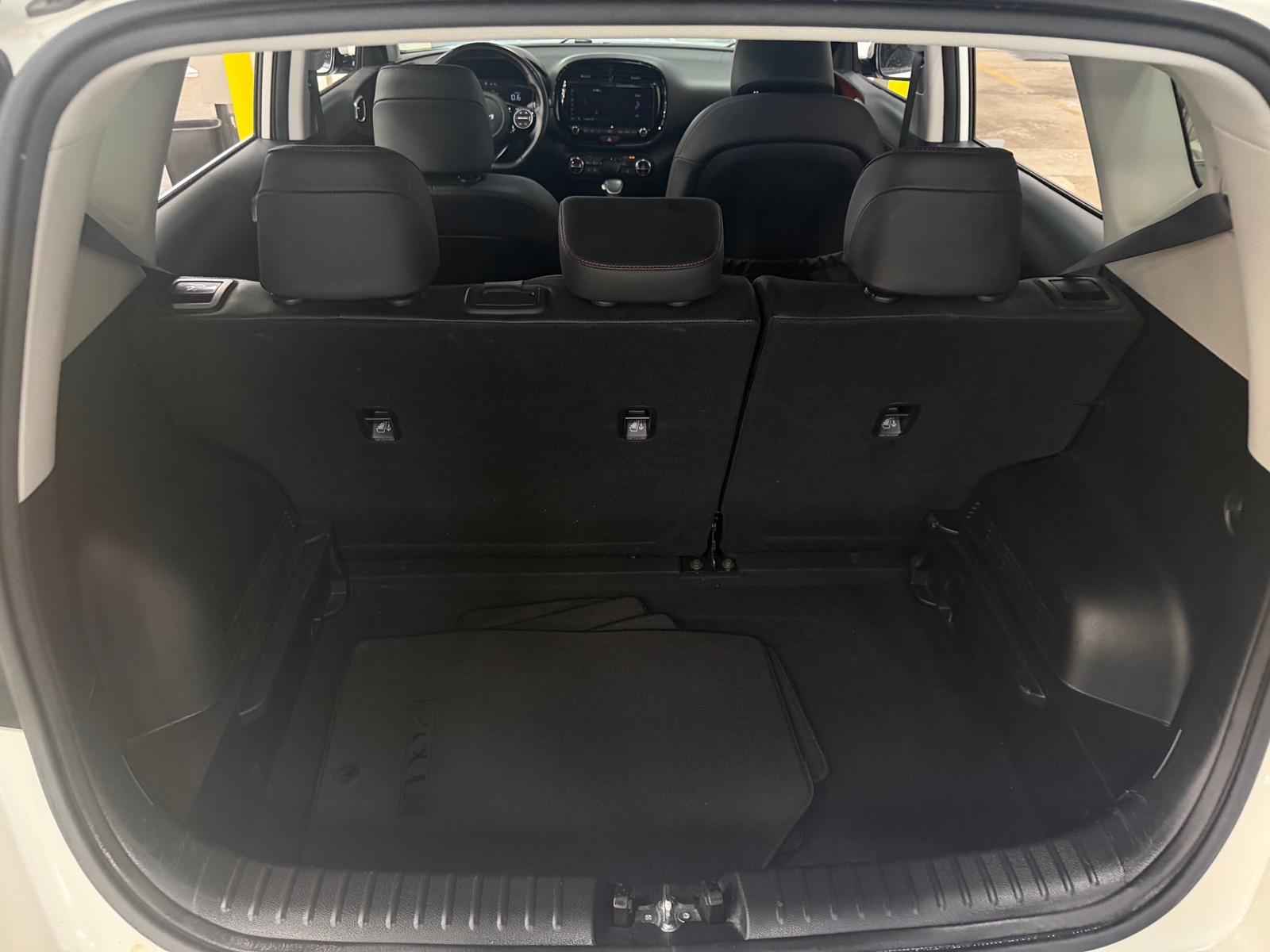 Thumbnail: 2023 Kia Soul - 7