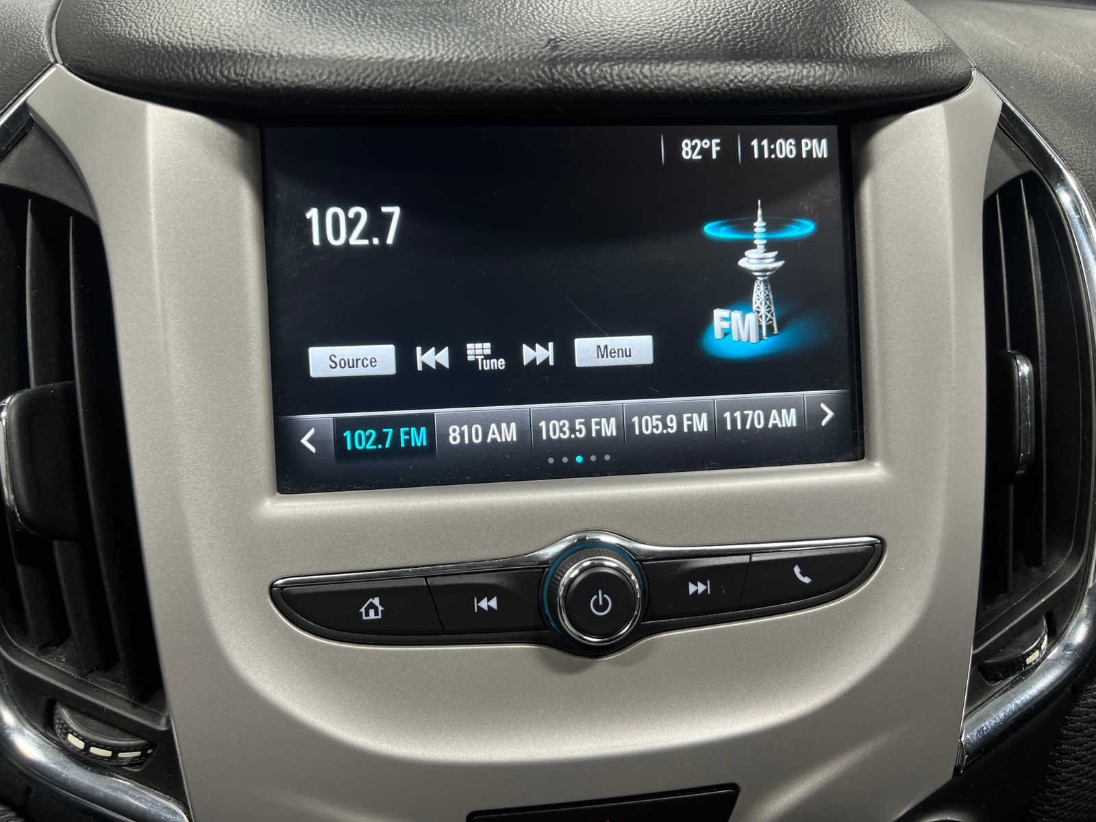 Thumbnail: 2017 Chevrolet Cruze - 4