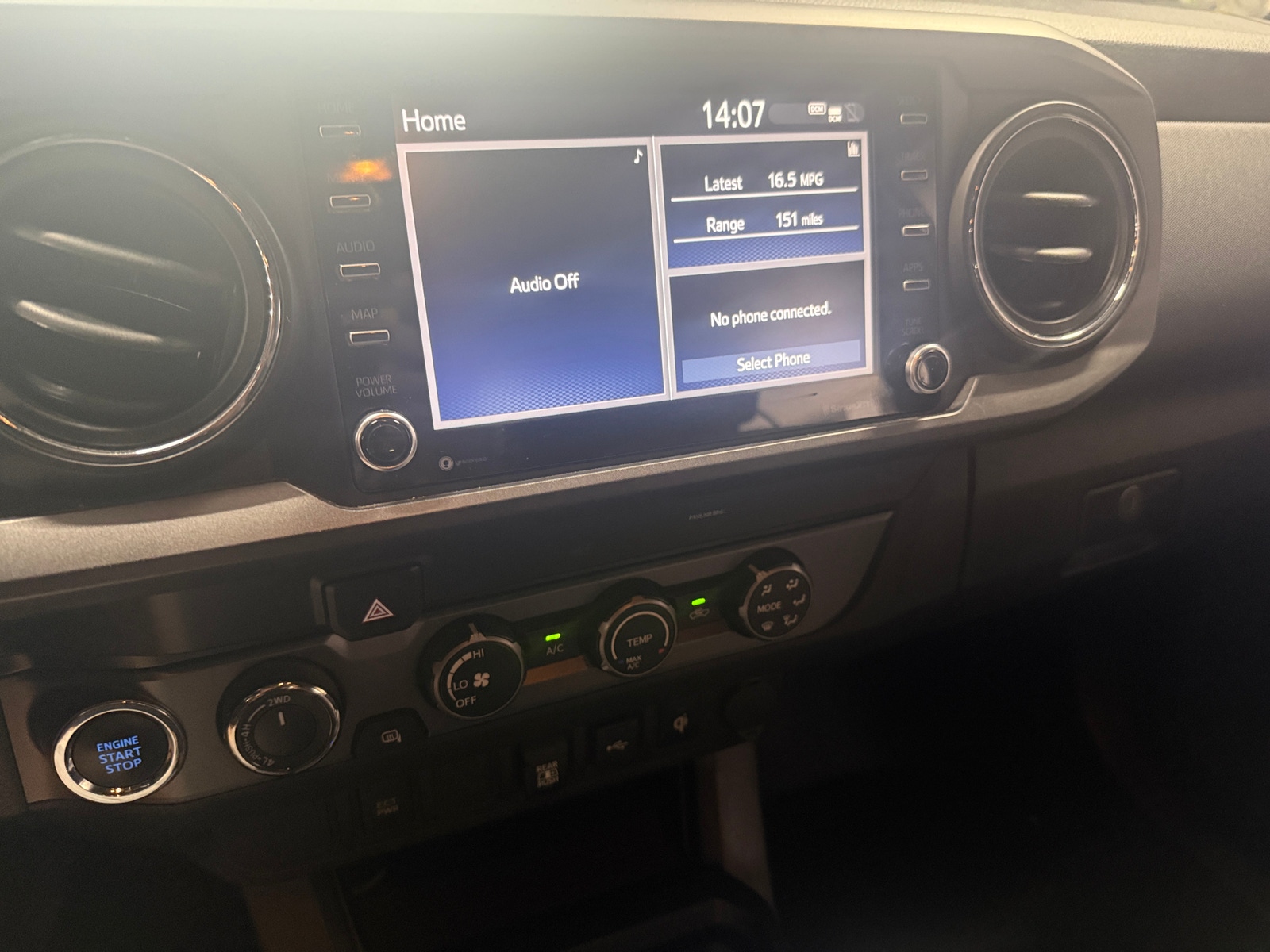 Thumbnail: 2020 Toyota Tacoma - 4