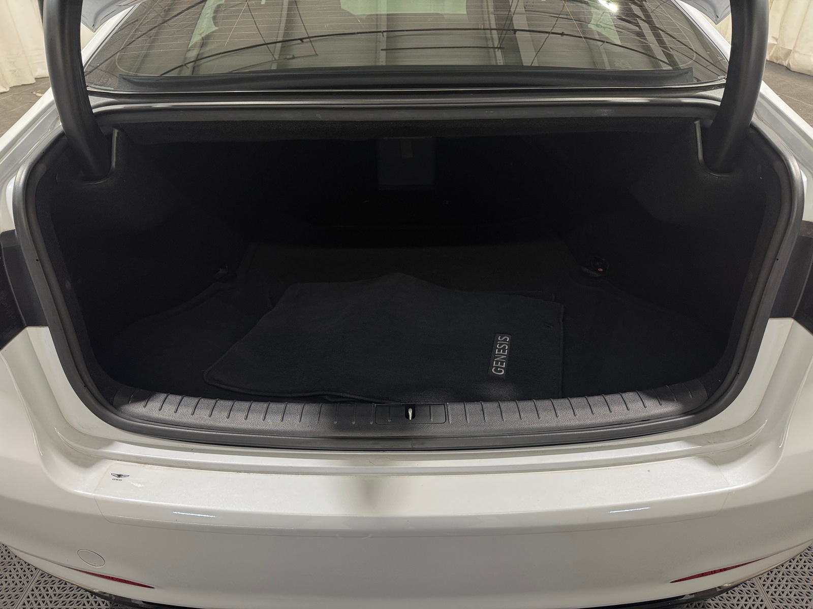 Thumbnail: 2018 Genesis G80 - 6
