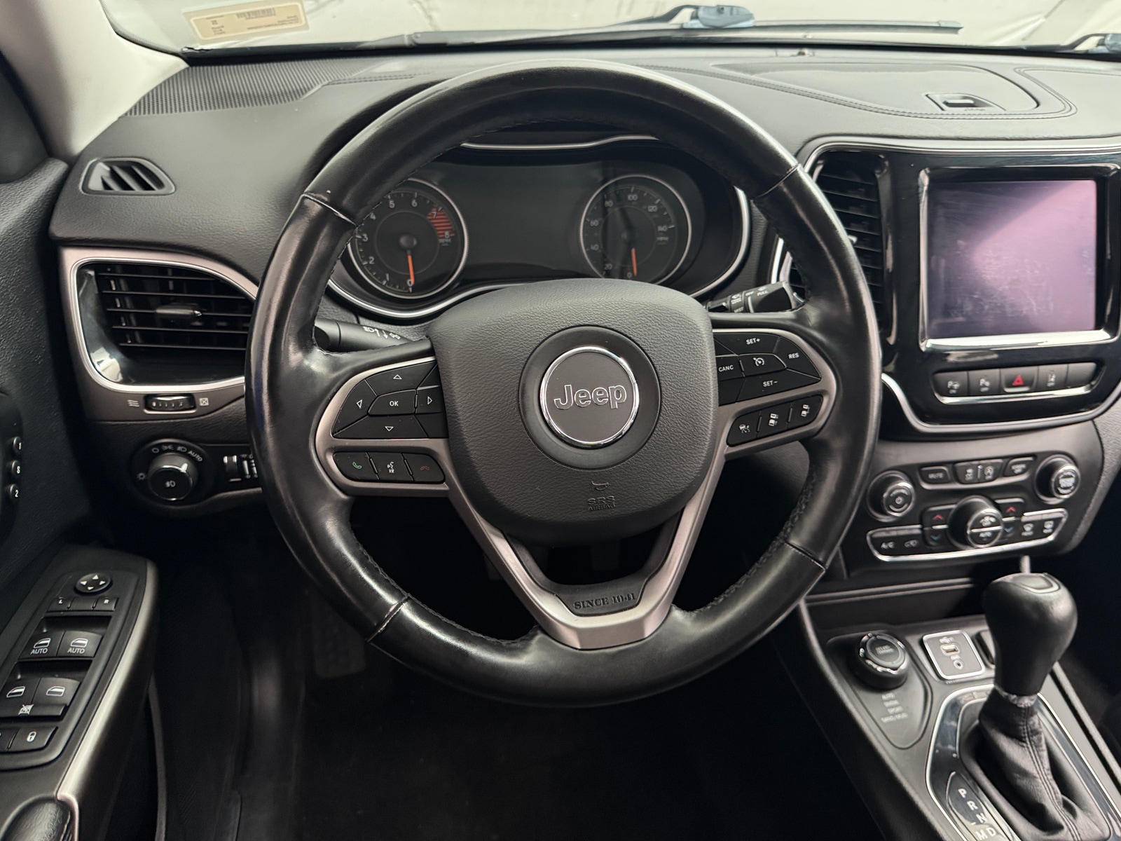 Thumbnail: 2021 Jeep Cherokee - 5