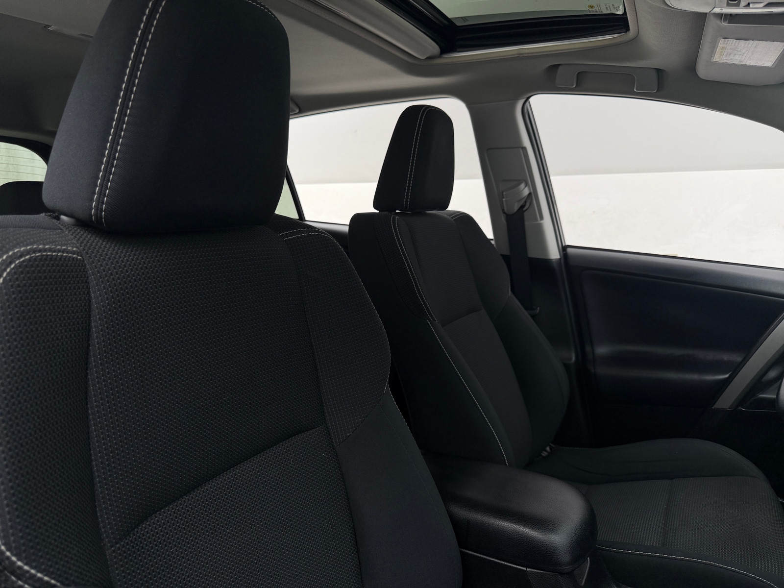 Thumbnail: 2016 Toyota RAV4 - 2