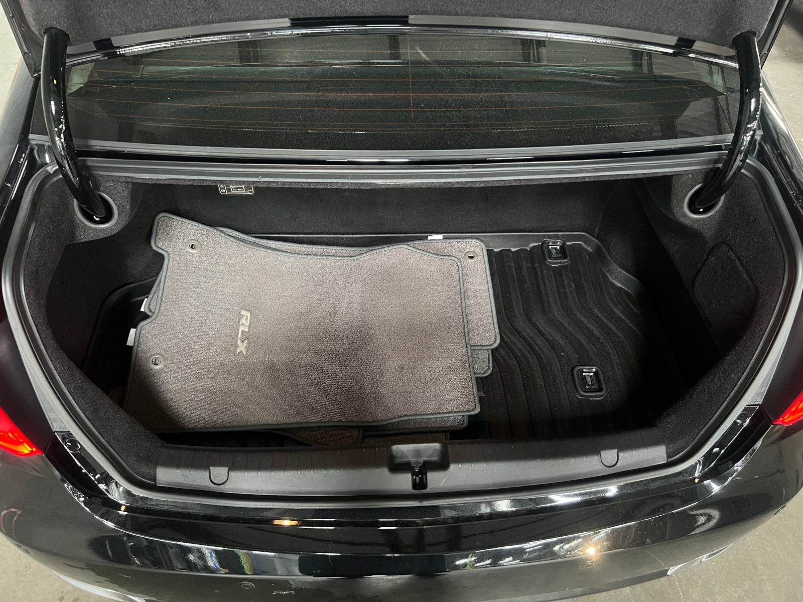 Thumbnail: 2016 Acura RLX - 6