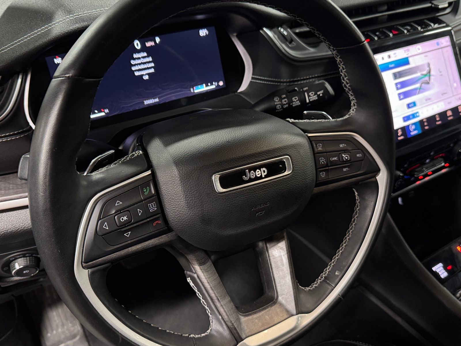 Thumbnail: 2022 Jeep Grand Cherokee L - 4