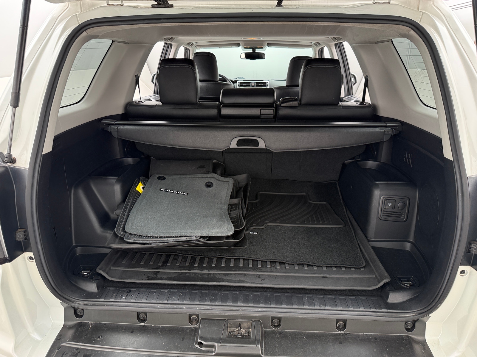 Thumbnail: 2016 Toyota 4Runner - 6